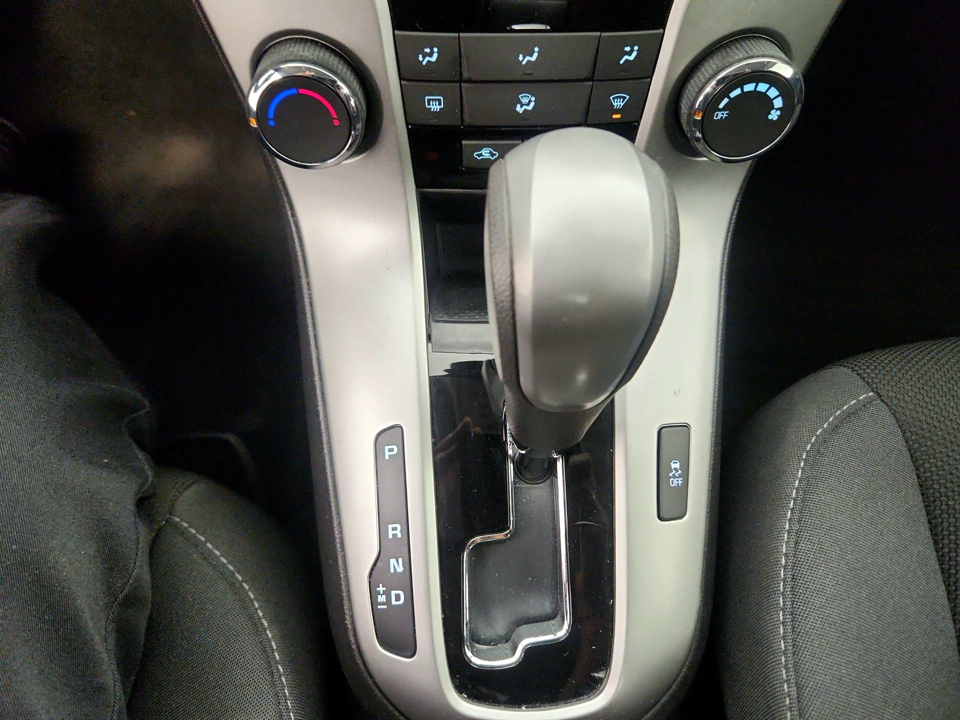 Thumbnail: 2015 Chevrolet Cruze - 15