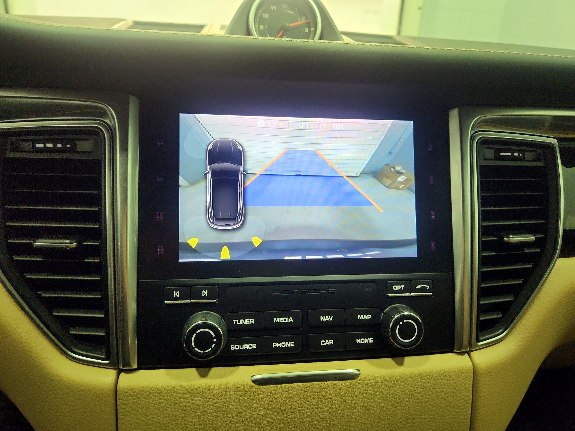 Thumbnail: 2018 Porsche Macan - 14