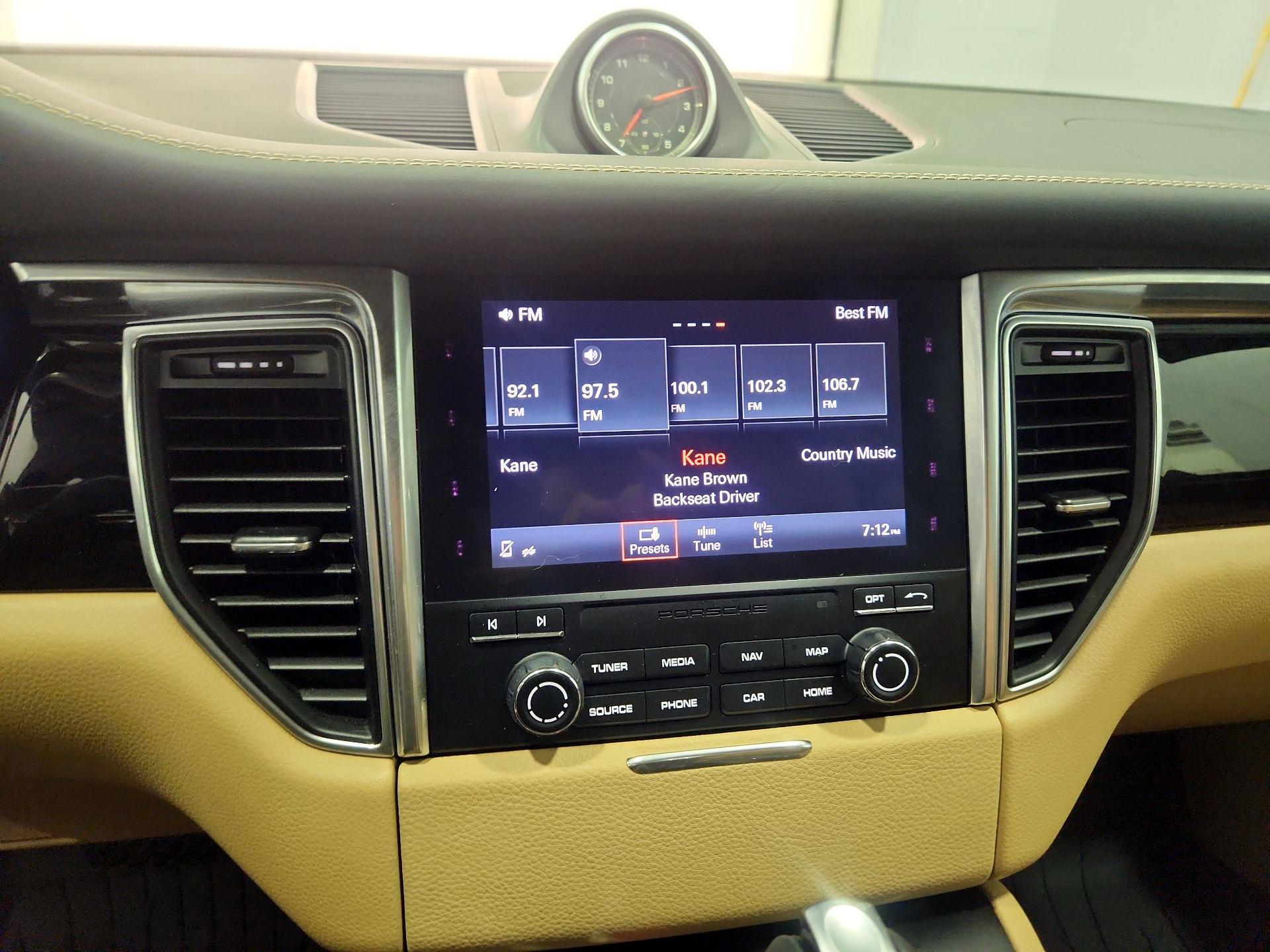 Thumbnail: 2018 Porsche Macan - 15