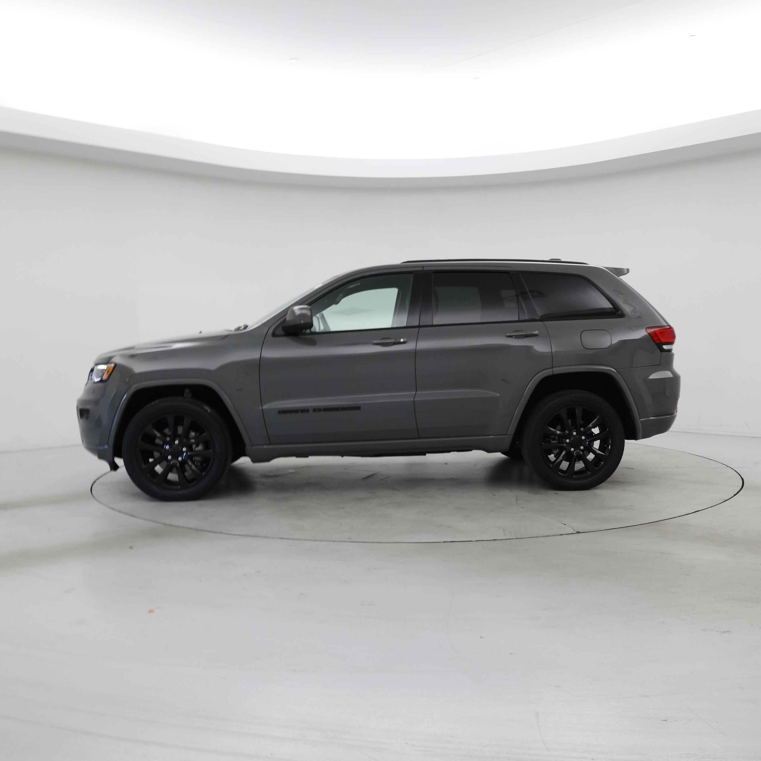 Thumbnail: 2021 Jeep Grand Cherokee - 3