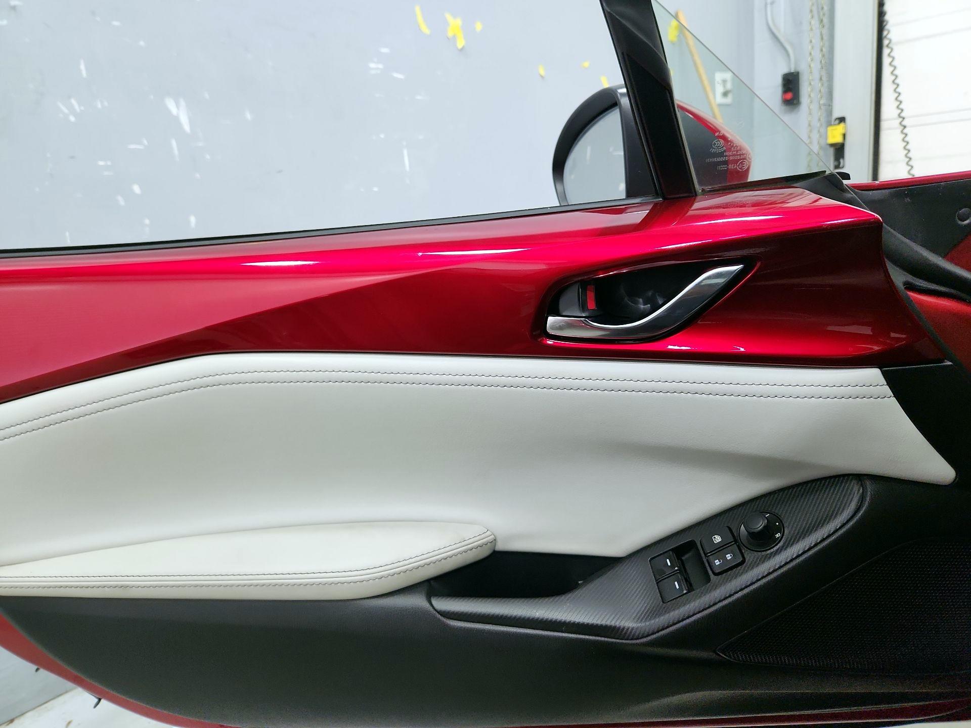 Thumbnail: 2021 Mazda MX-5 Miata - 12
