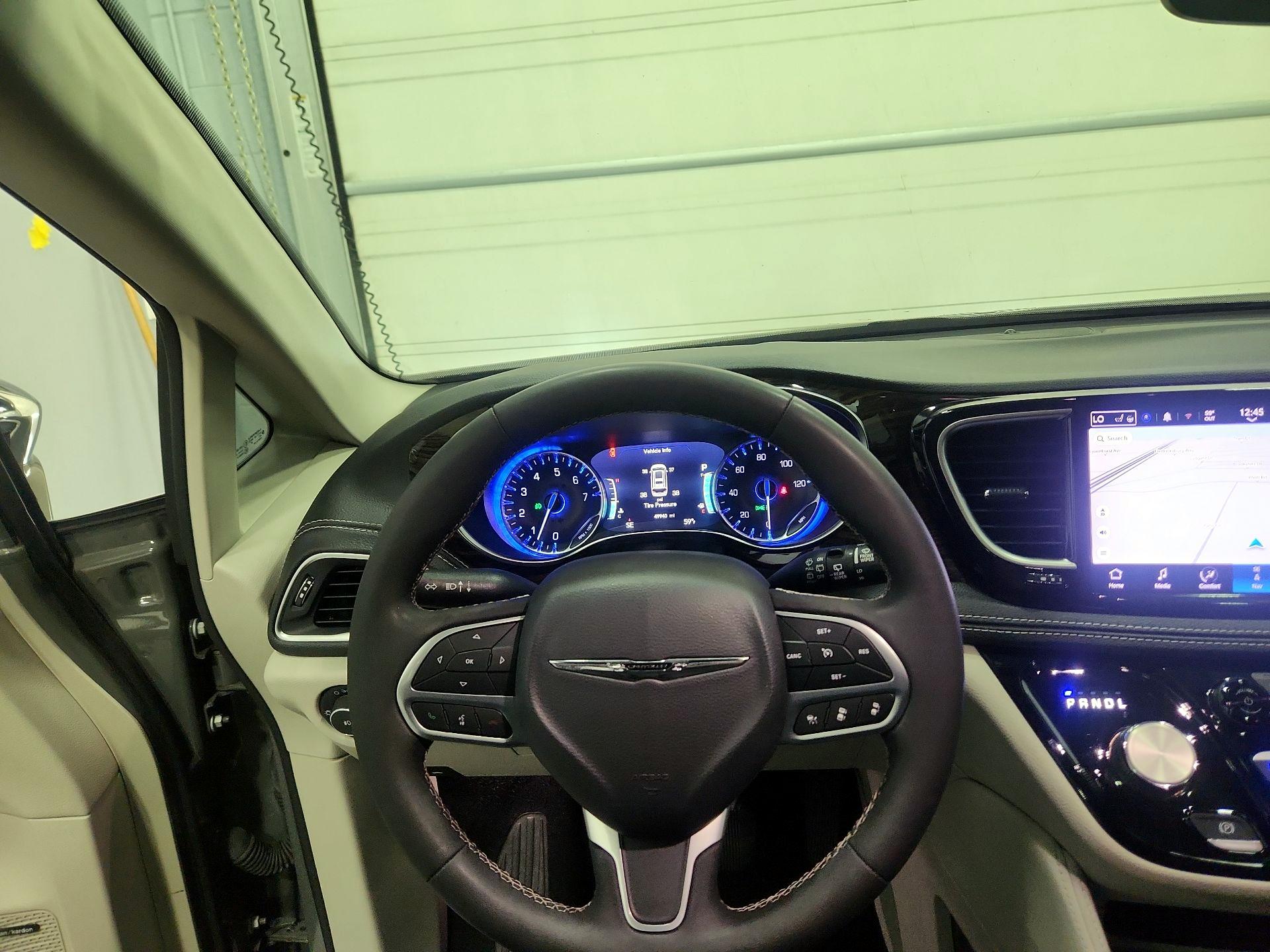 Thumbnail: 2022 Chrysler Pacifica - 10