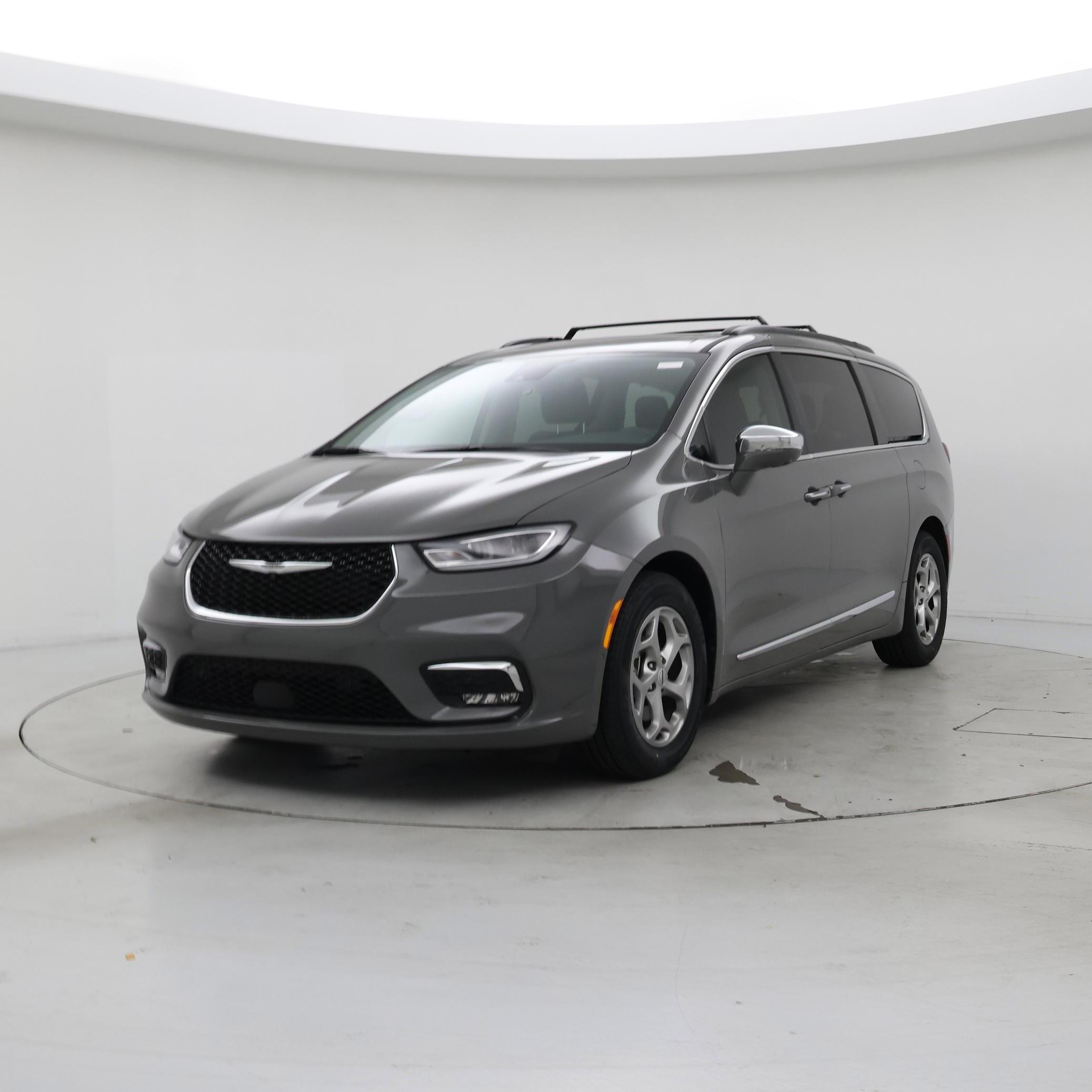 Thumbnail: 2022 Chrysler Pacifica - 4
