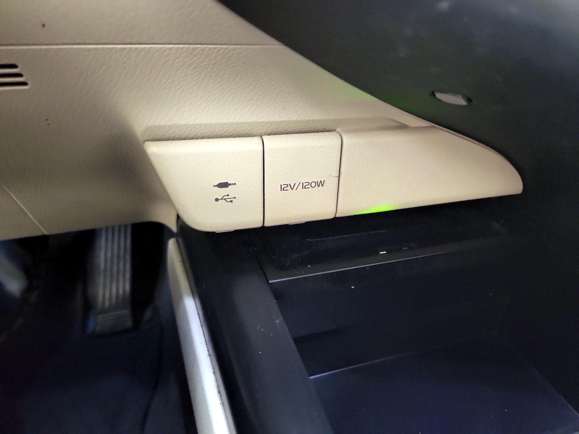 Thumbnail: 2018 Toyota Camry - 17