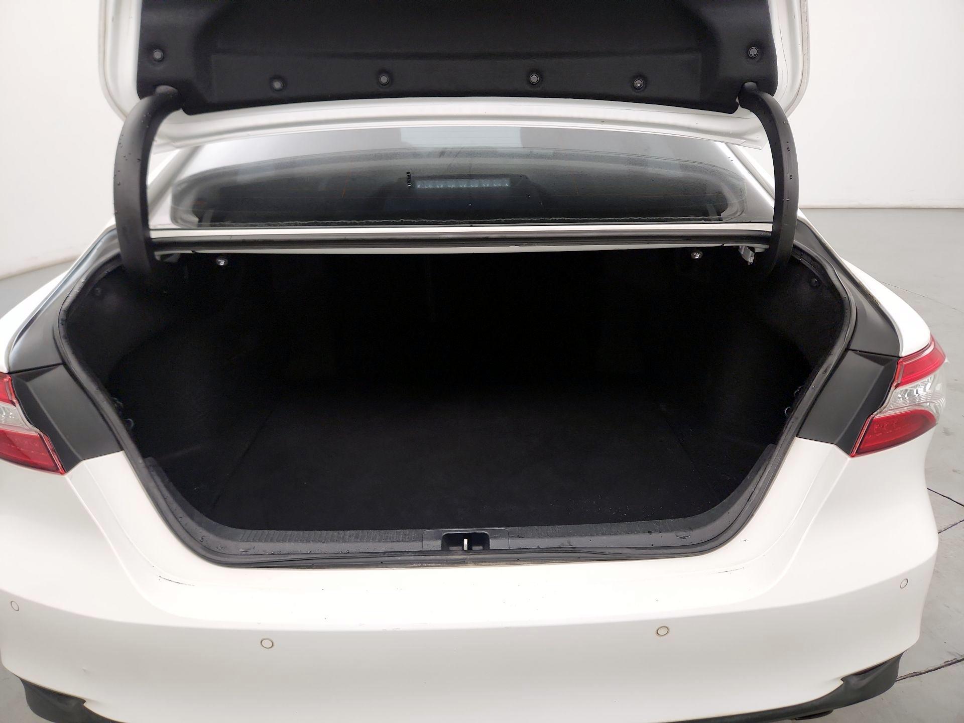 Thumbnail: 2018 Toyota Camry - 20