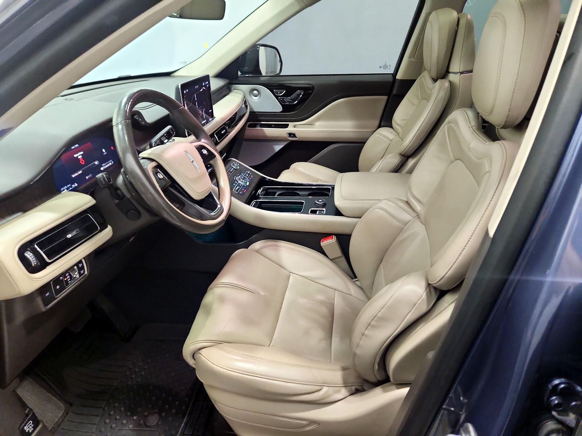 Thumbnail: 2021 Lincoln Aviator - 11