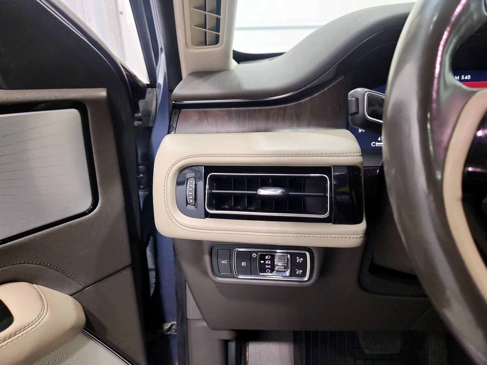 Thumbnail: 2021 Lincoln Aviator - 13