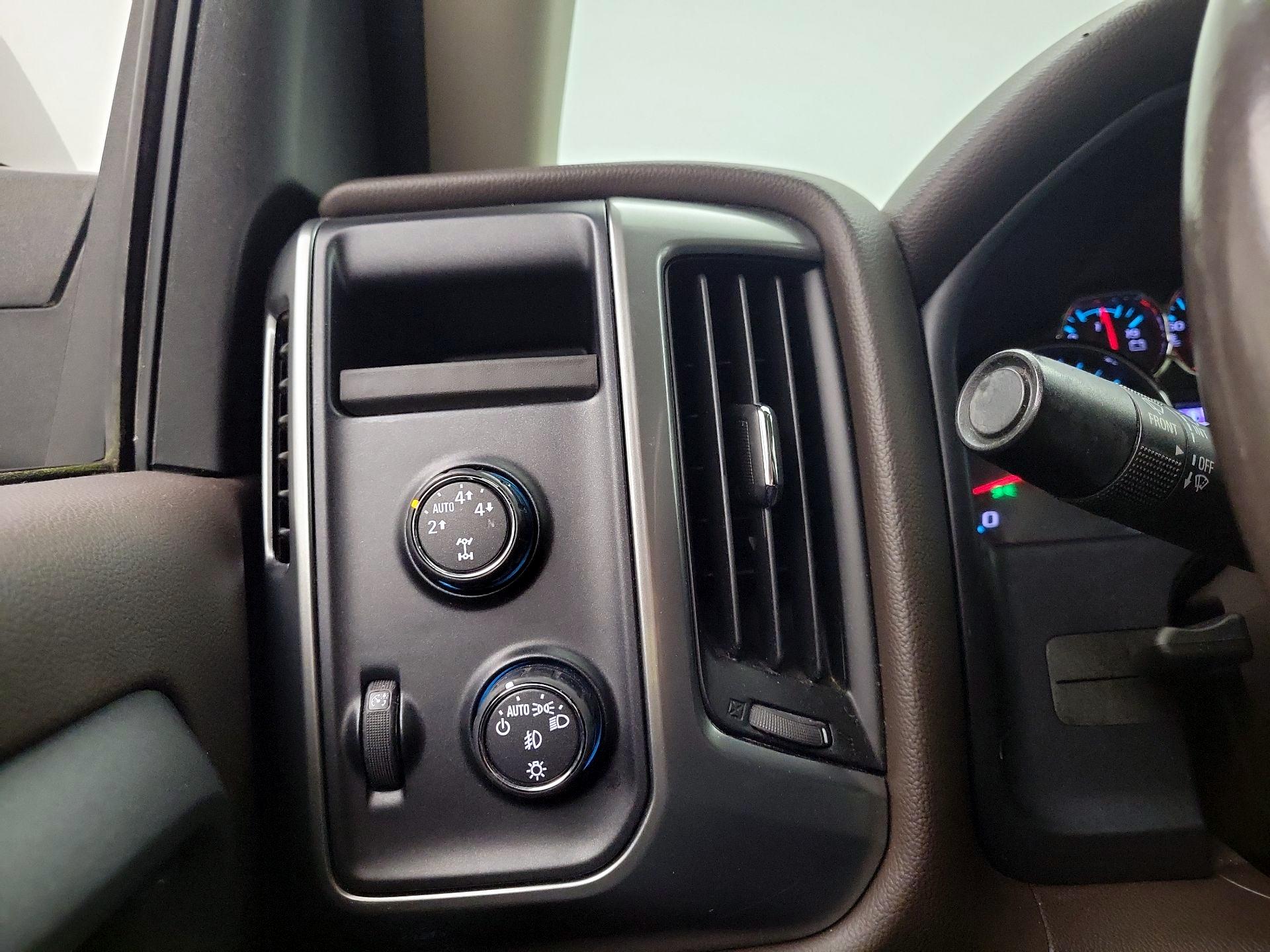 Thumbnail: 2015 Chevrolet Silverado 1500 - 13