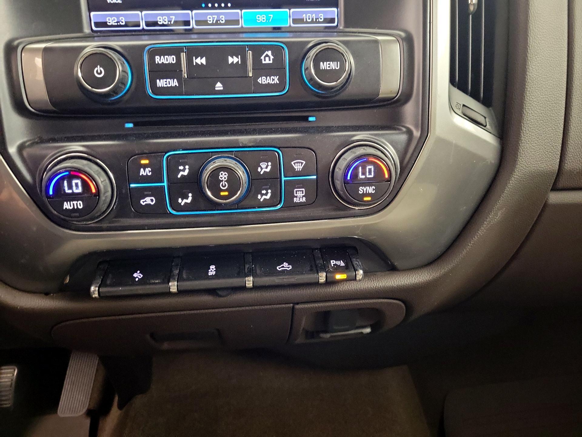 Thumbnail: 2015 Chevrolet Silverado 1500 - 16