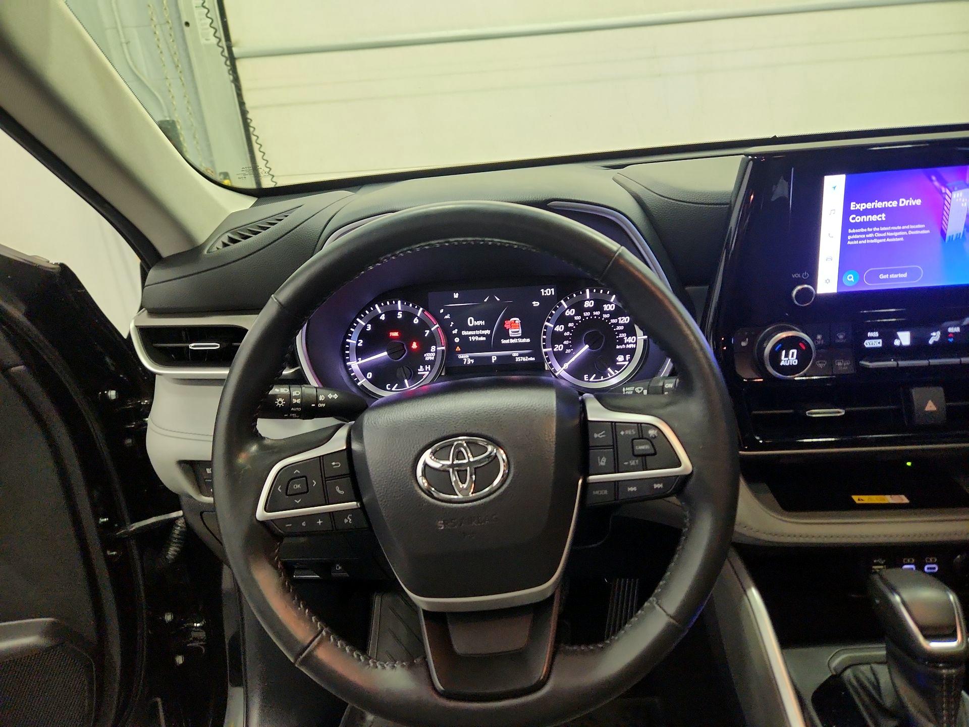 Thumbnail: 2023 Toyota Highlander - 10