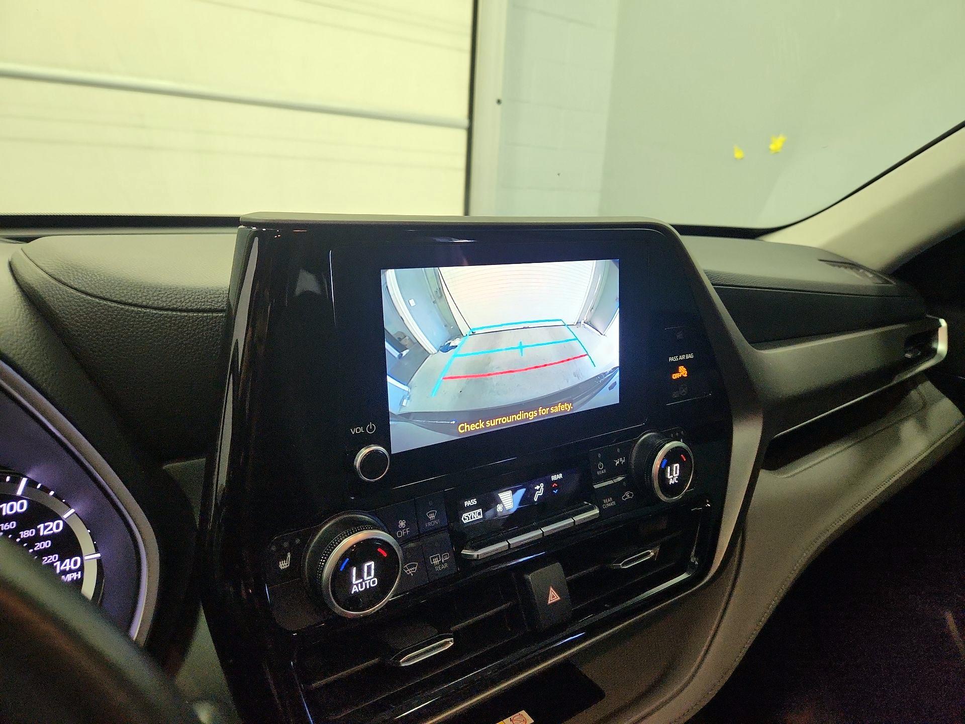 Thumbnail: 2023 Toyota Highlander - 15