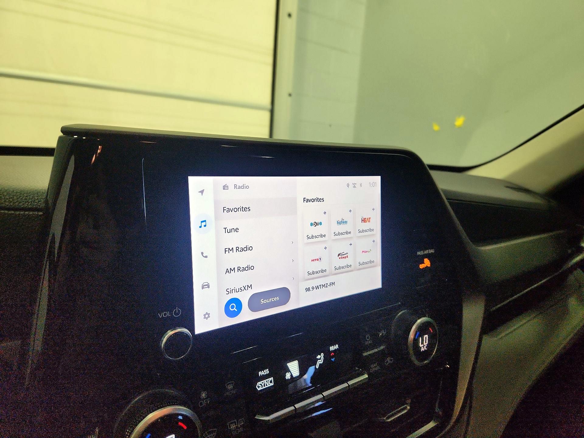 Thumbnail: 2023 Toyota Highlander - 16