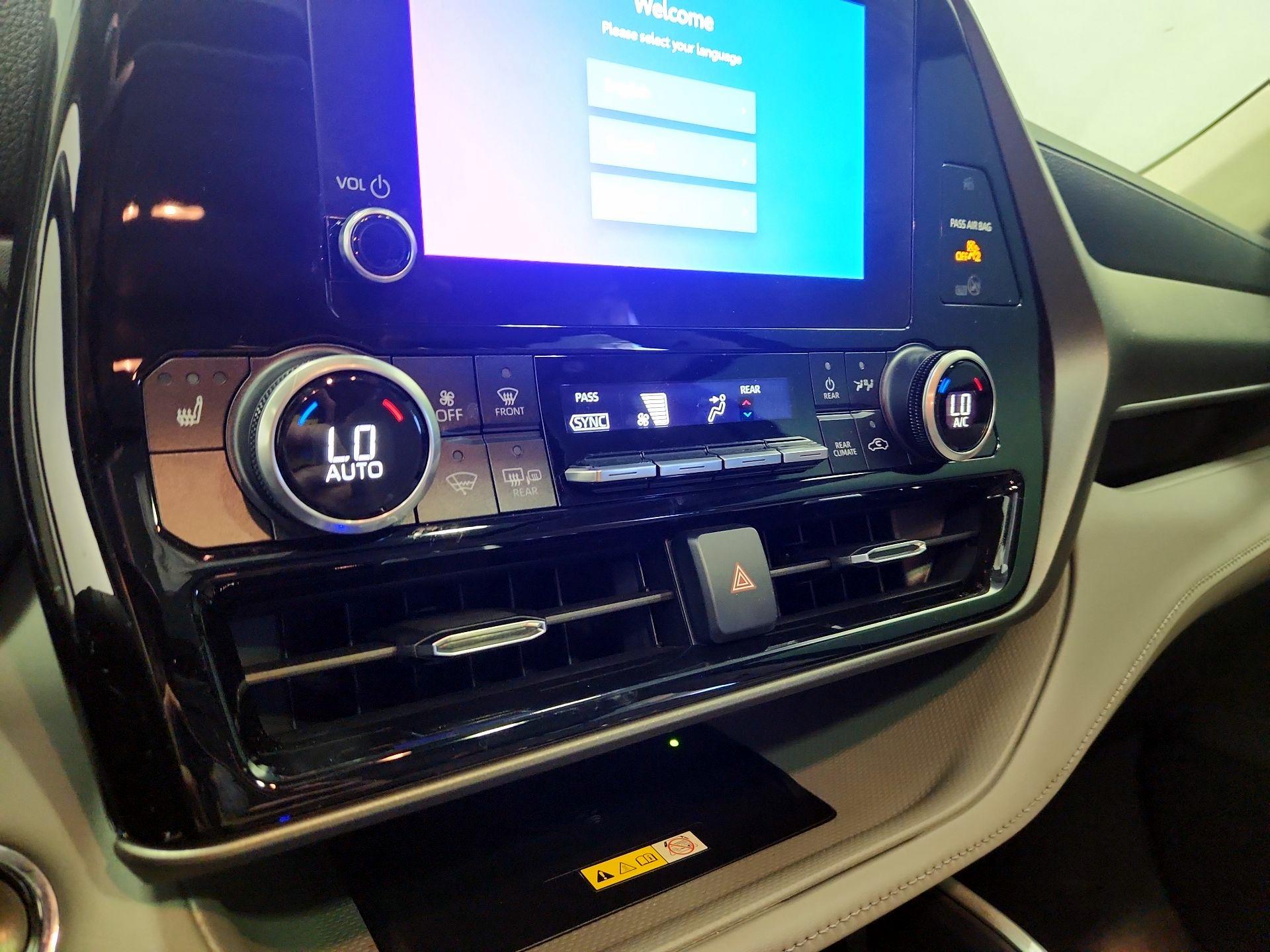 Thumbnail: 2023 Toyota Highlander - 17