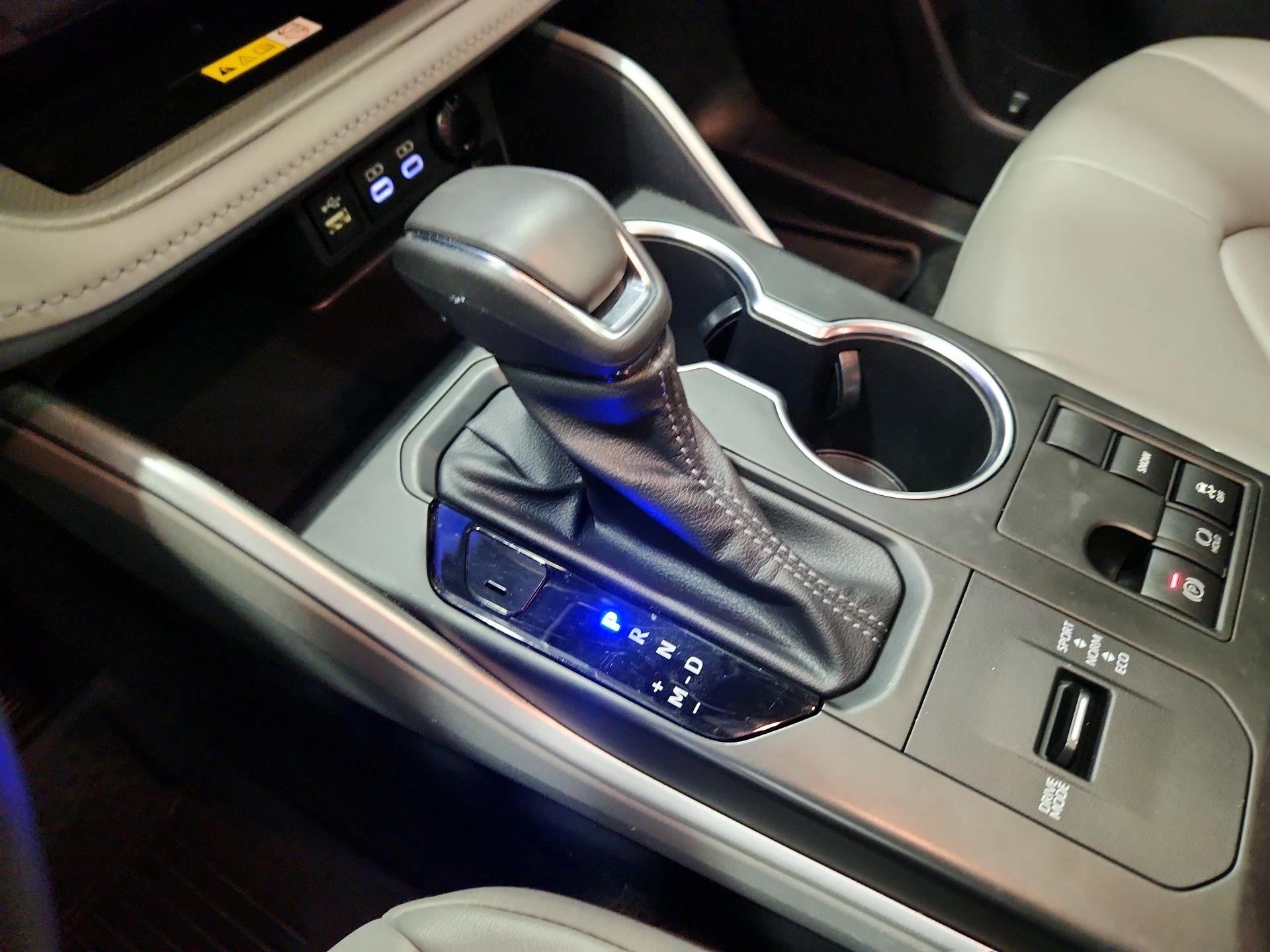 Thumbnail: 2023 Toyota Highlander - 18