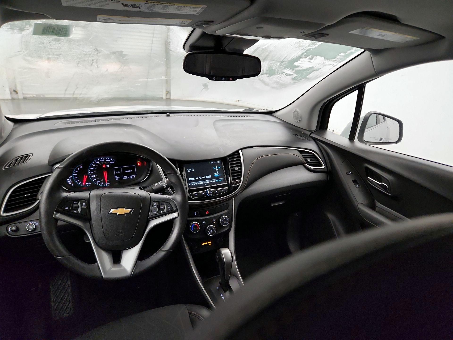 Thumbnail: 2017 Chevrolet Trax - 9
