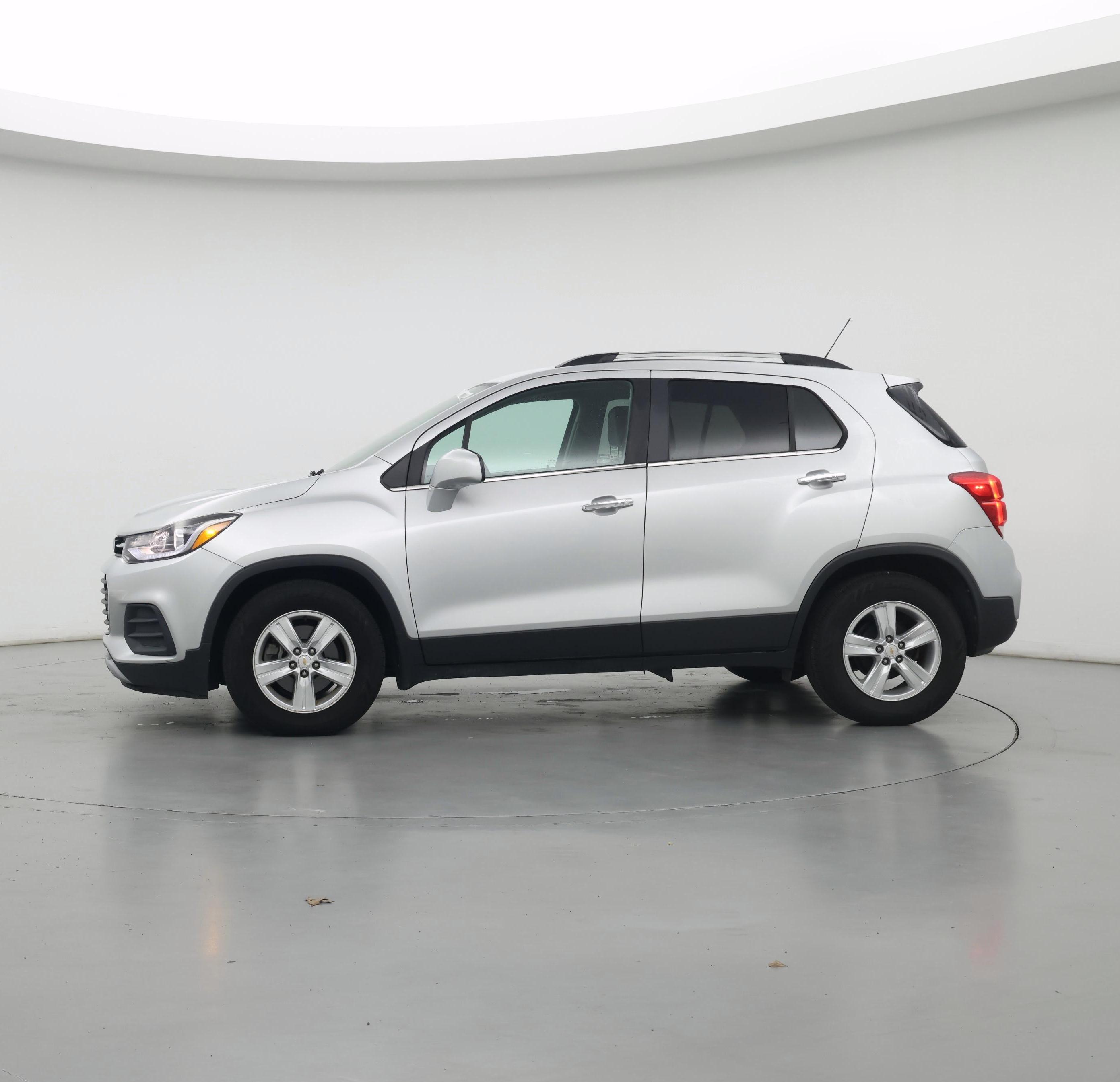 Thumbnail: 2017 Chevrolet Trax - 3