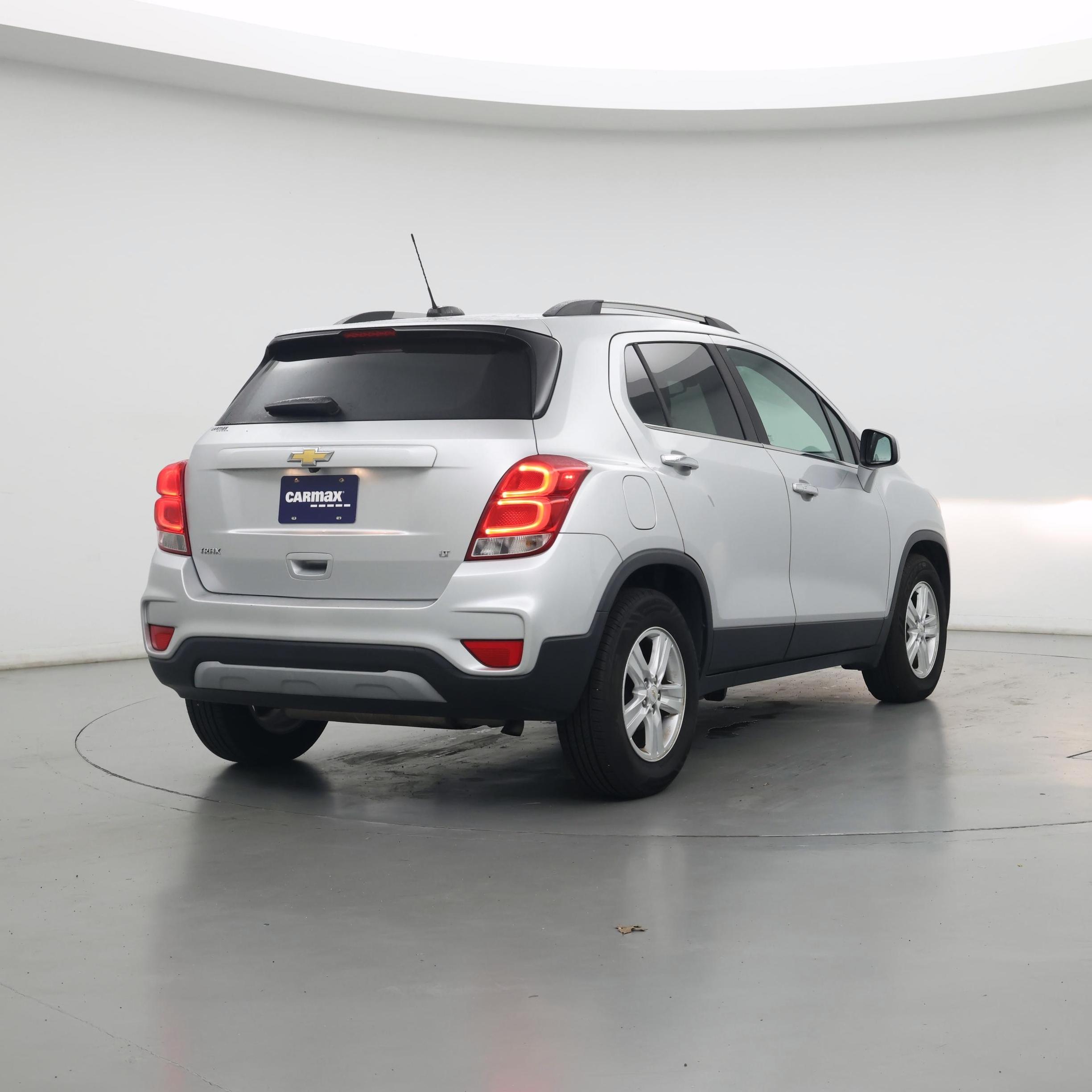 Thumbnail: 2017 Chevrolet Trax - 8