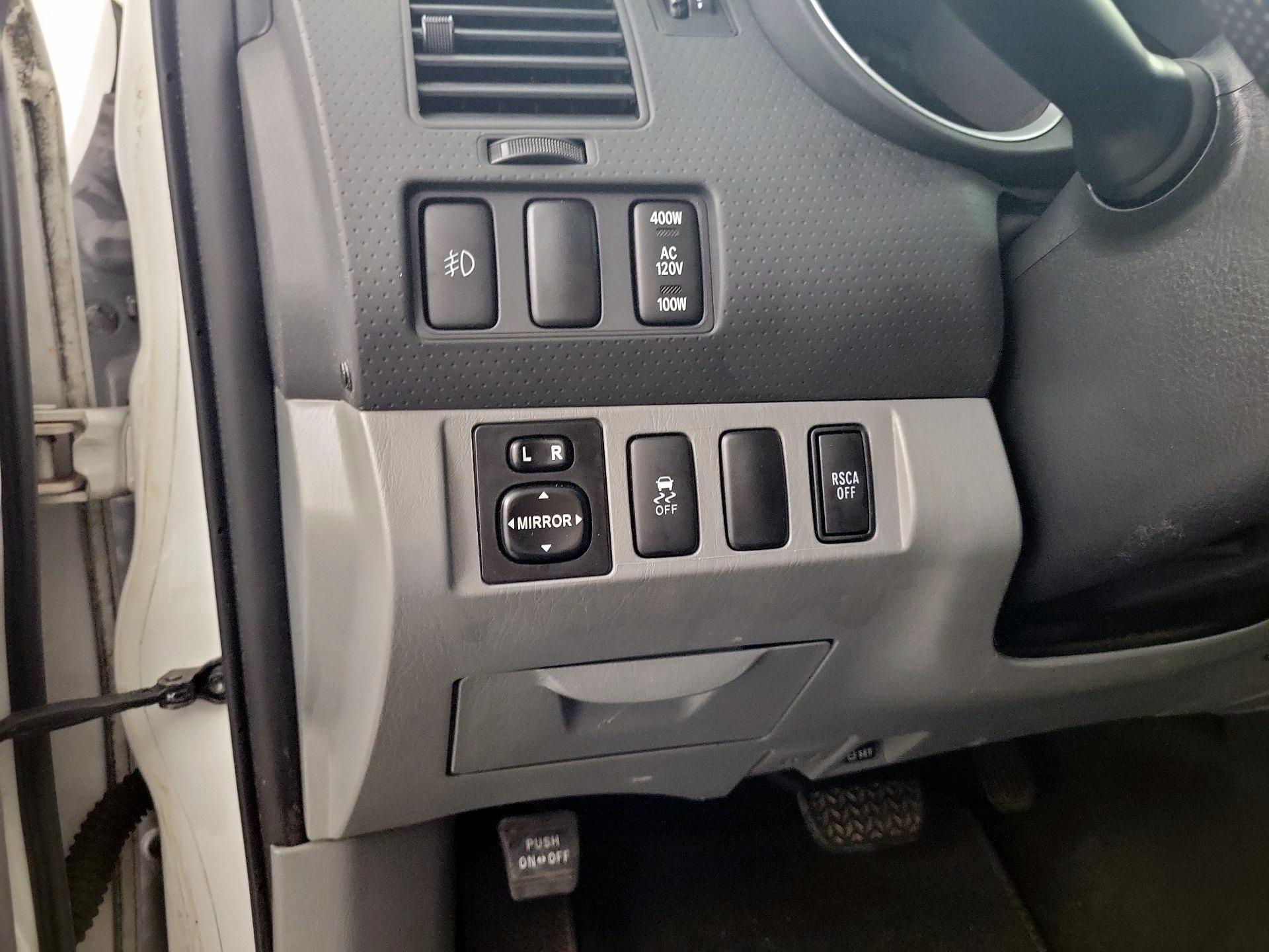 Thumbnail: 2014 Toyota Tacoma - 11