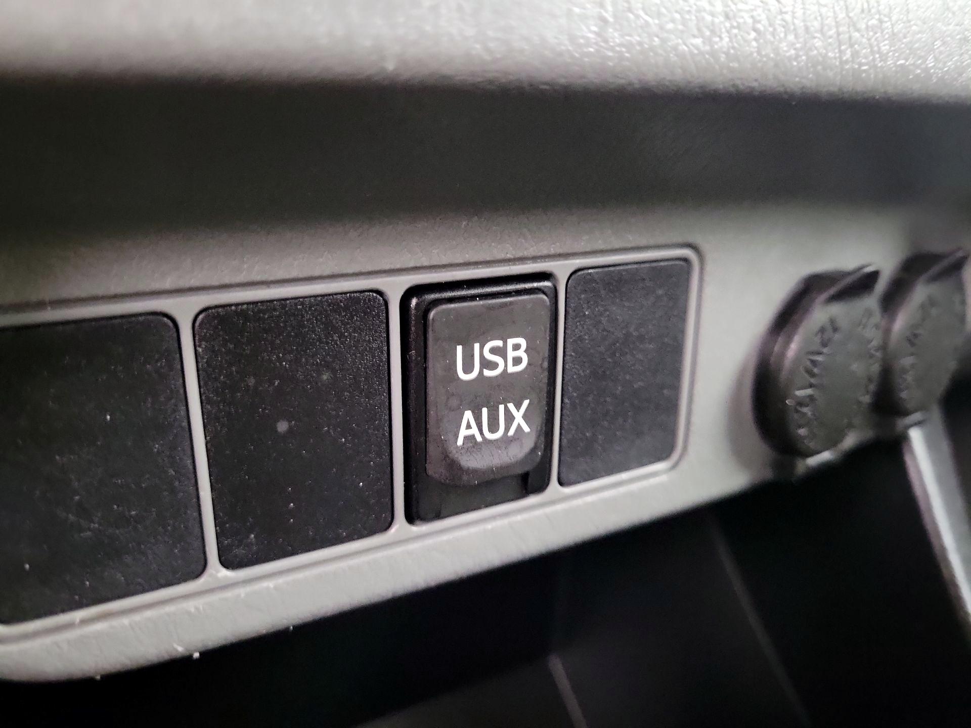 Thumbnail: 2014 Toyota Tacoma - 16