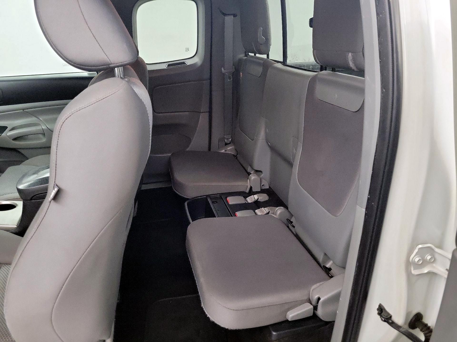 Thumbnail: 2014 Toyota Tacoma - 17