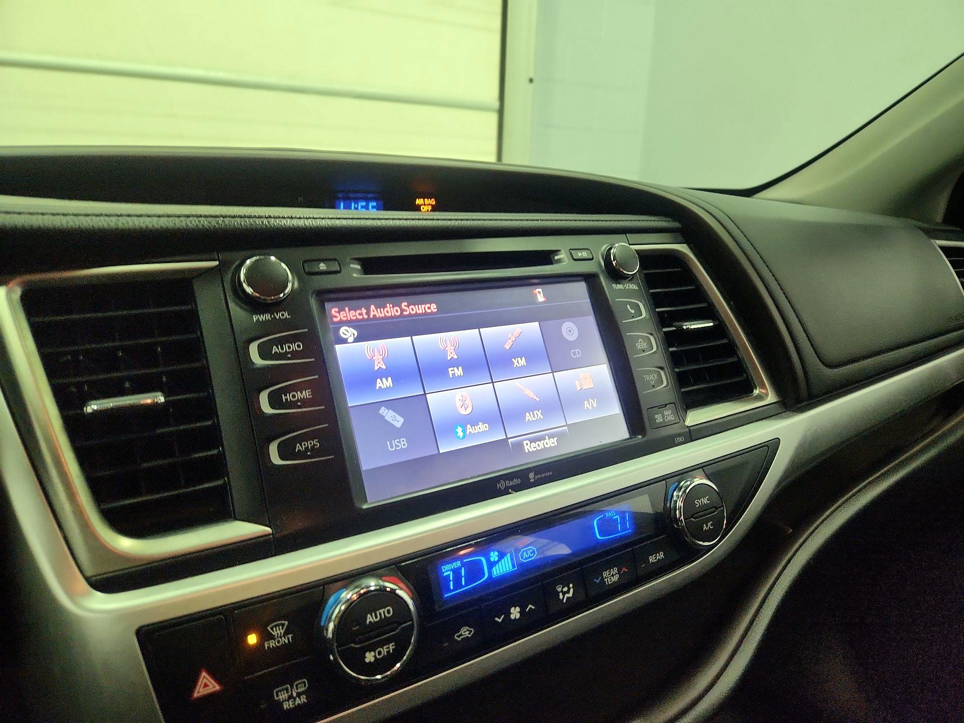 Thumbnail: 2015 Toyota Highlander - 16