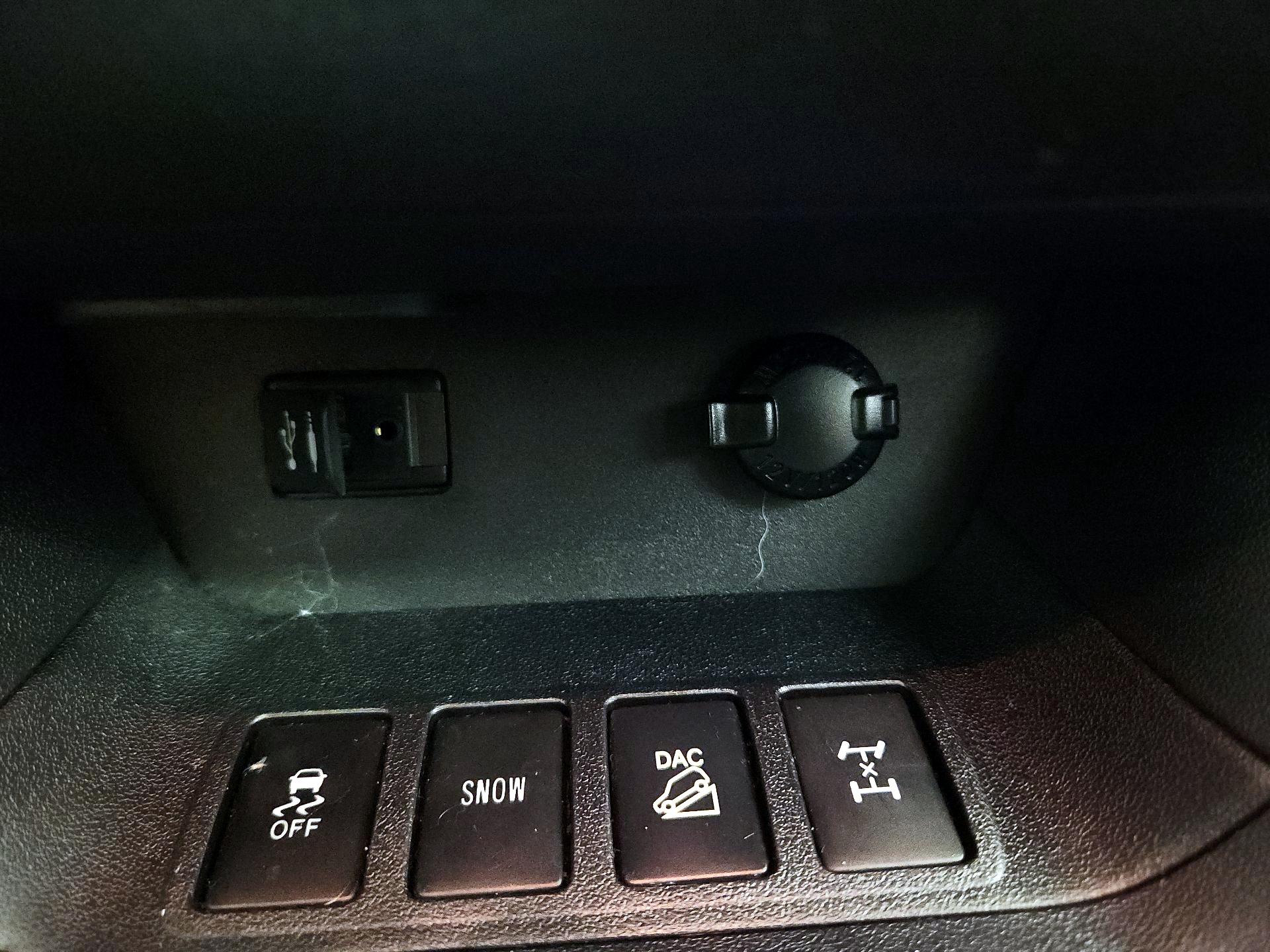 Thumbnail: 2015 Toyota Highlander - 19