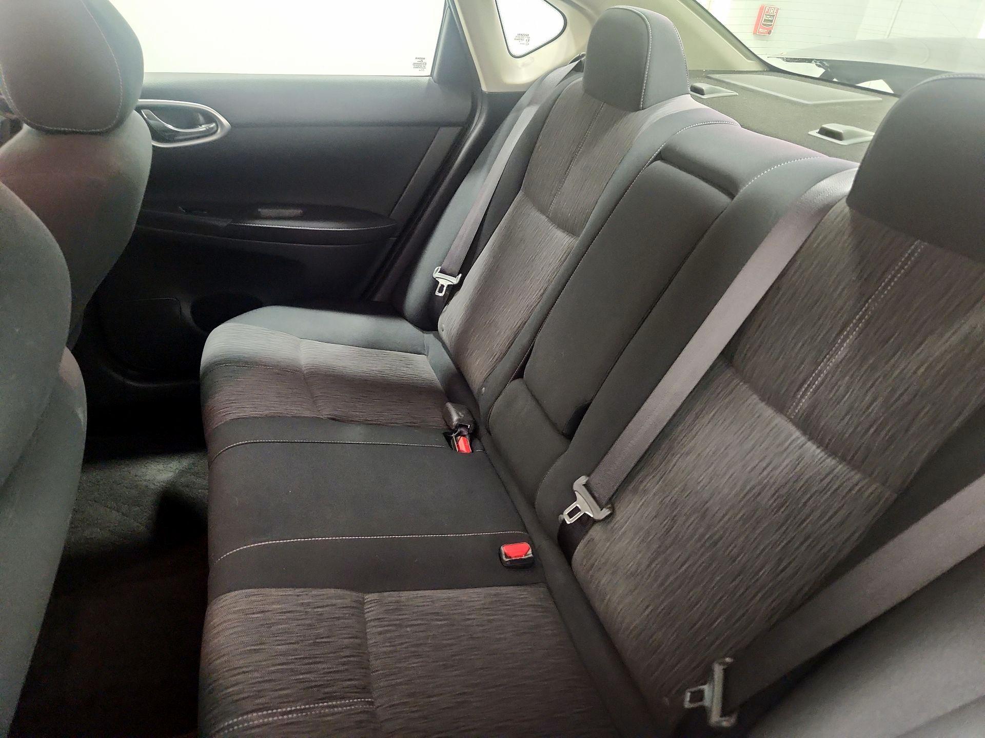 Thumbnail: 2015 Nissan Sentra - 18