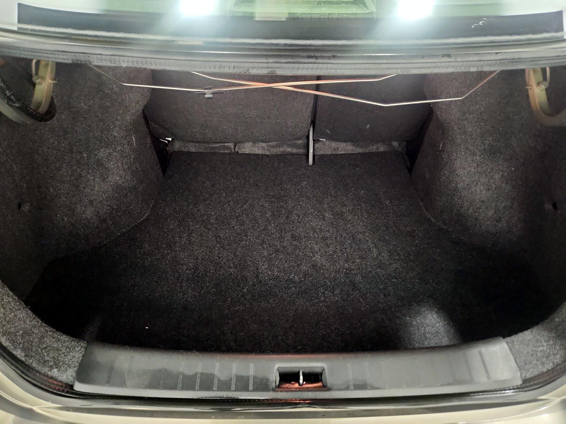 Thumbnail: 2015 Nissan Sentra - 19