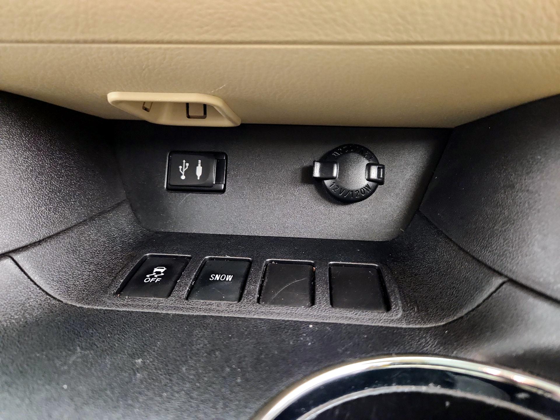 Thumbnail: 2015 Toyota Highlander - 19