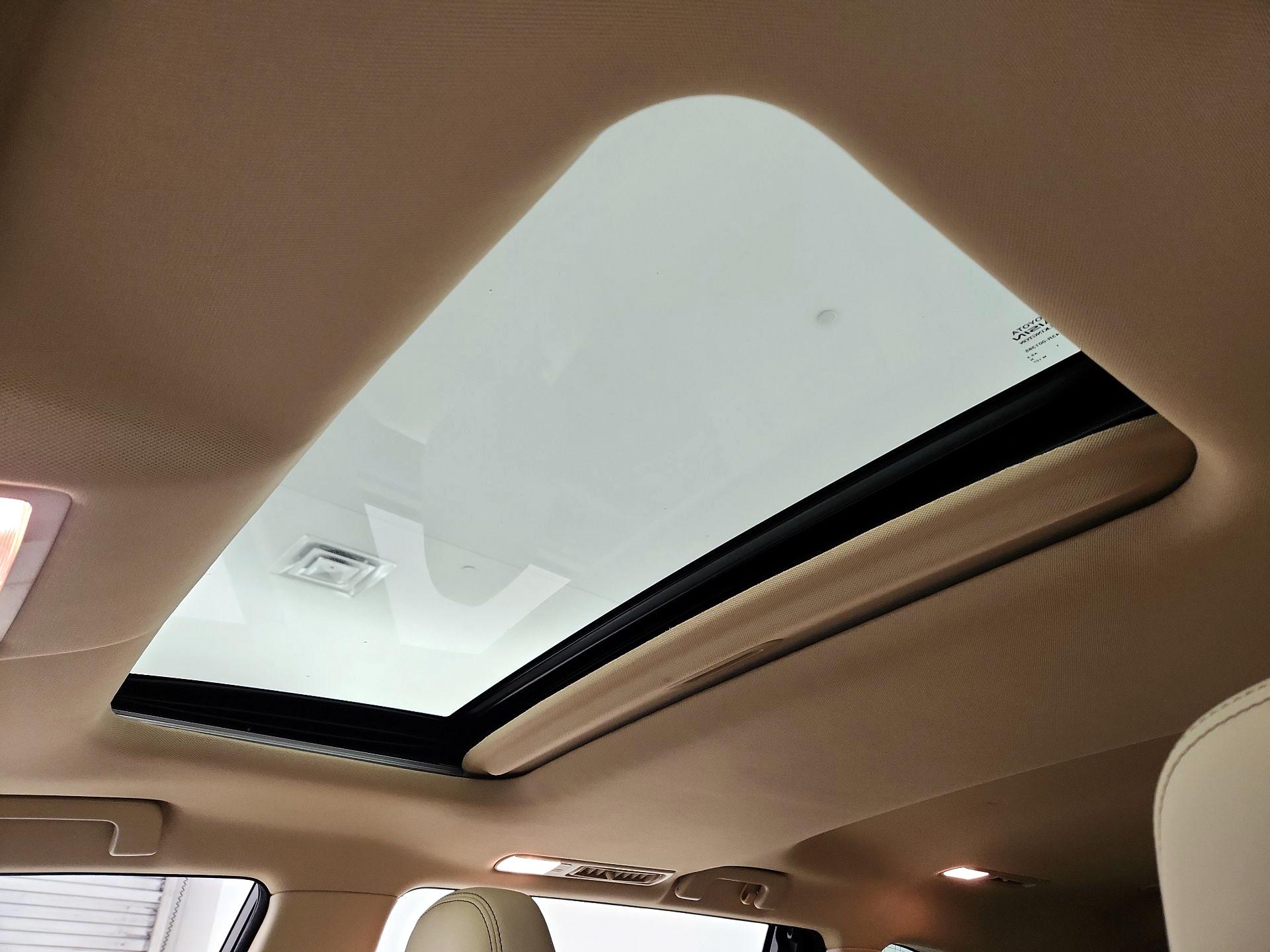 Thumbnail: 2015 Toyota Highlander - 20