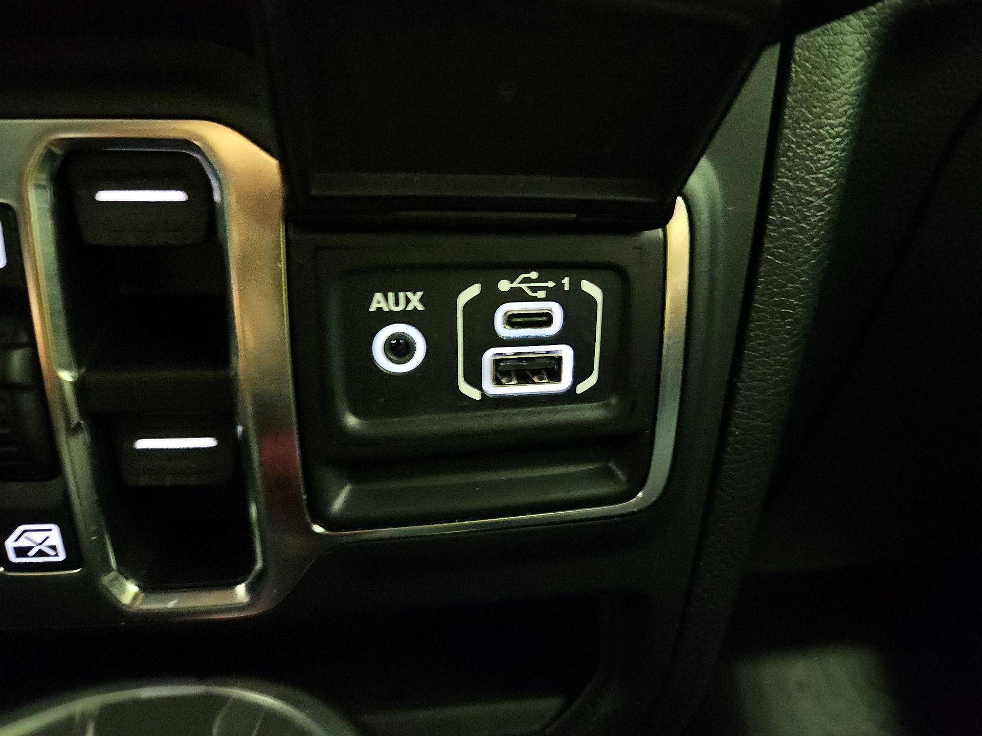 Thumbnail: 2021 Jeep Wrangler - 18