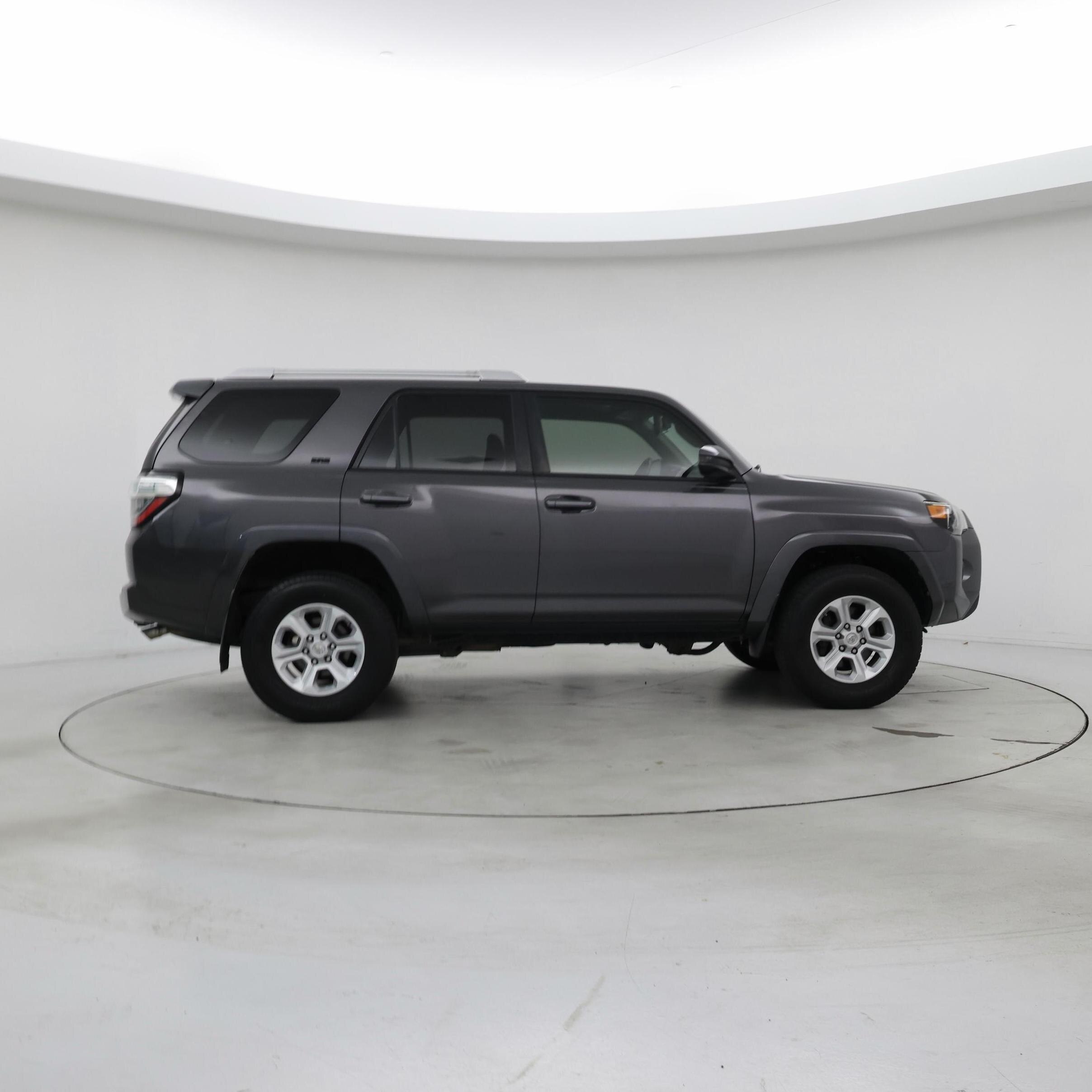 Thumbnail: 2017 Toyota 4Runner - 7