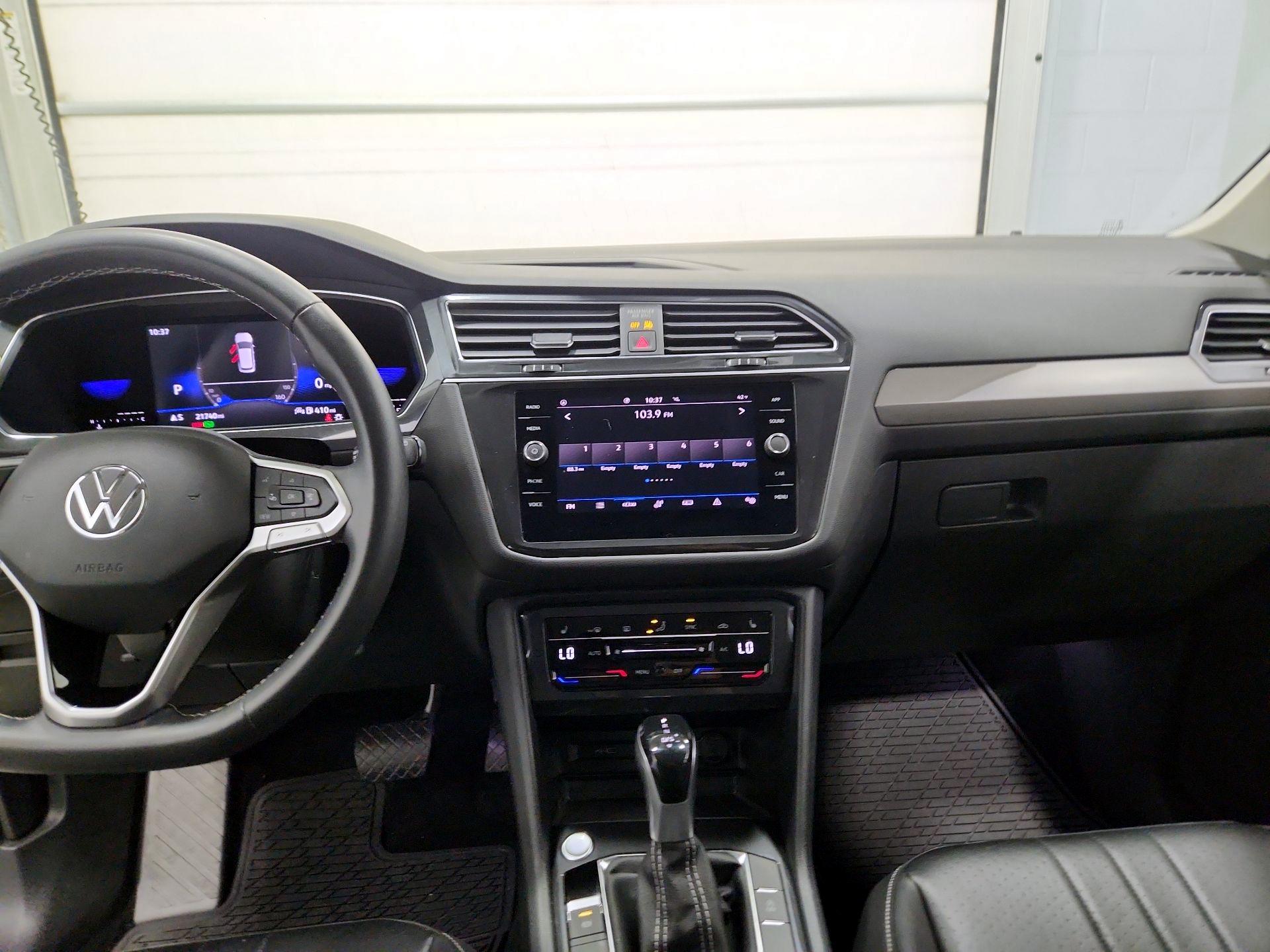 Thumbnail: 2022 Volkswagen Tiguan - 9