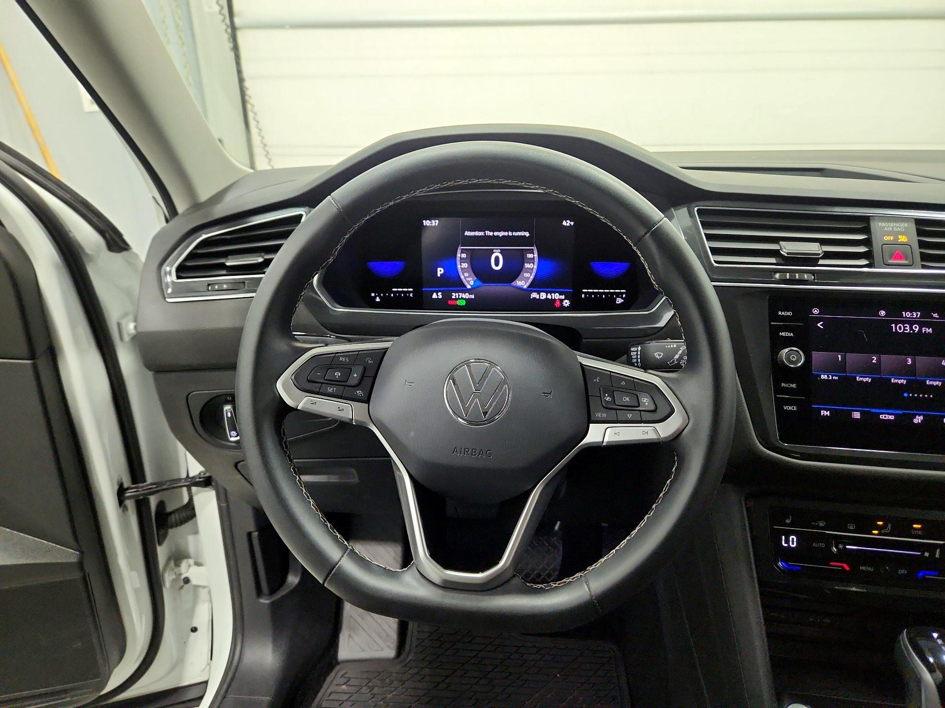 Thumbnail: 2022 Volkswagen Tiguan - 10