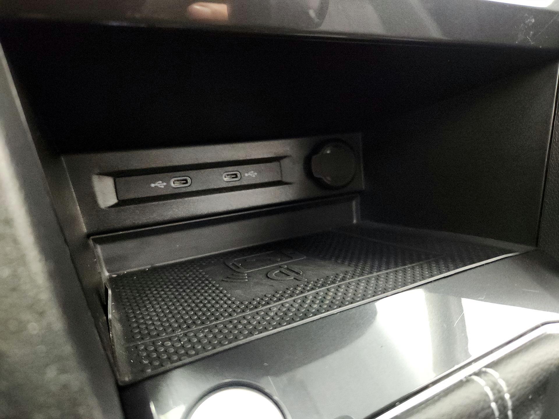 Thumbnail: 2022 Volkswagen Tiguan - 18