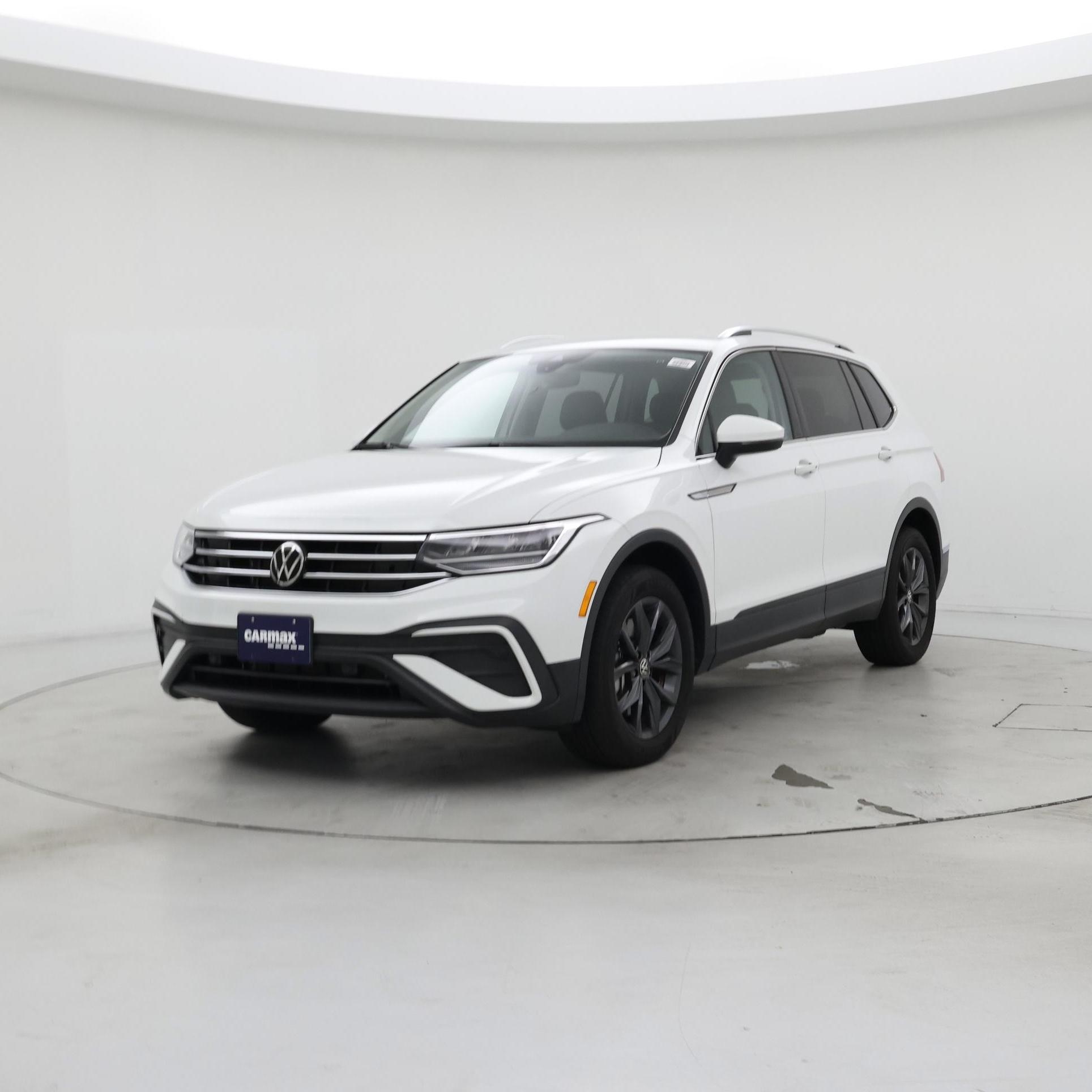 Thumbnail: 2022 Volkswagen Tiguan - 4