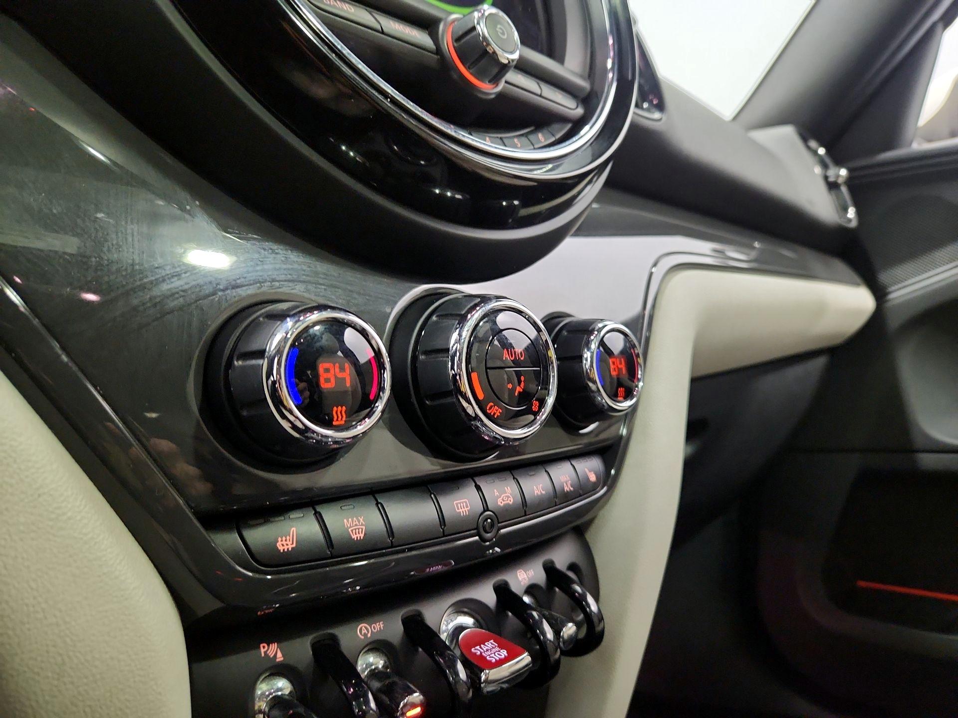 Thumbnail: 2017 MINI Cooper Countryman - 16