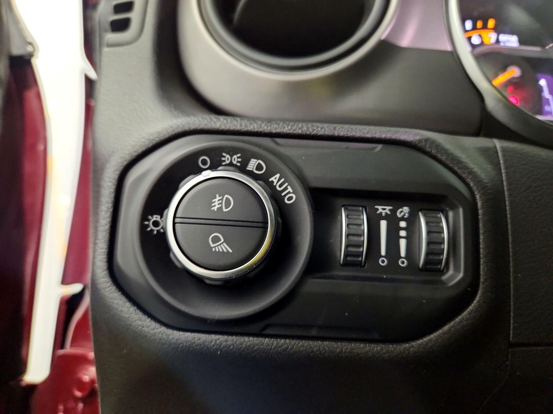 Thumbnail: 2021 Jeep Gladiator - 13