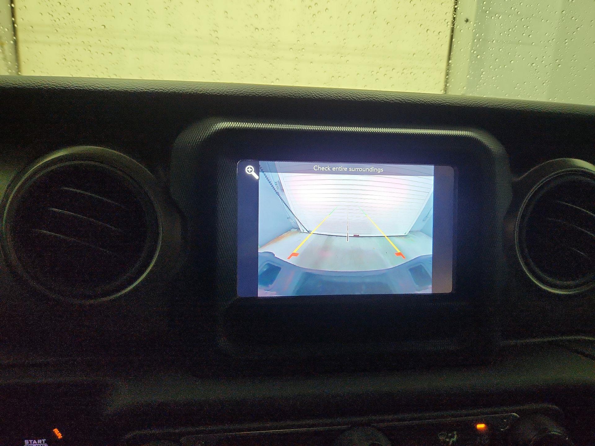 Thumbnail: 2021 Jeep Gladiator - 14