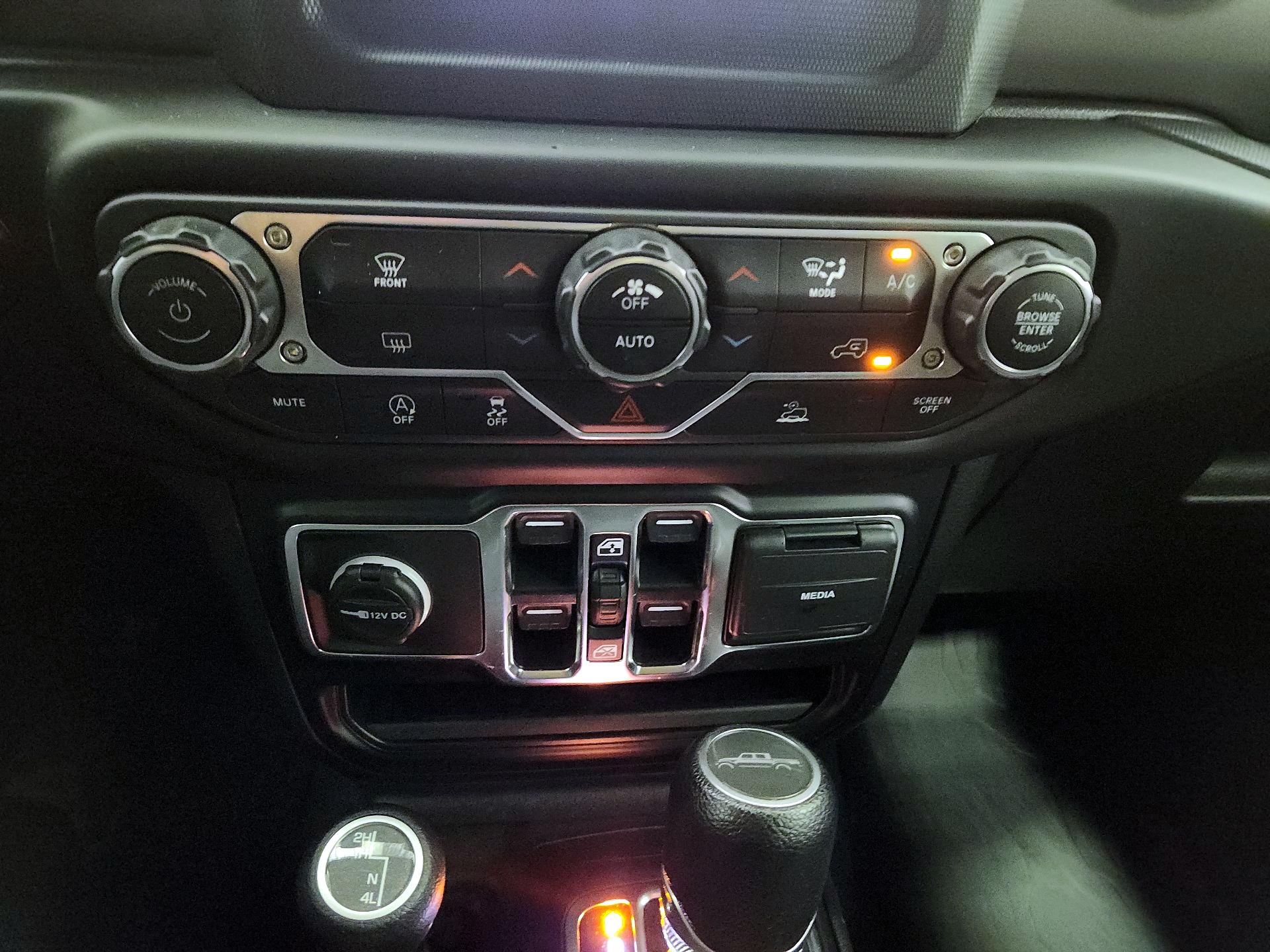 Thumbnail: 2021 Jeep Gladiator - 16