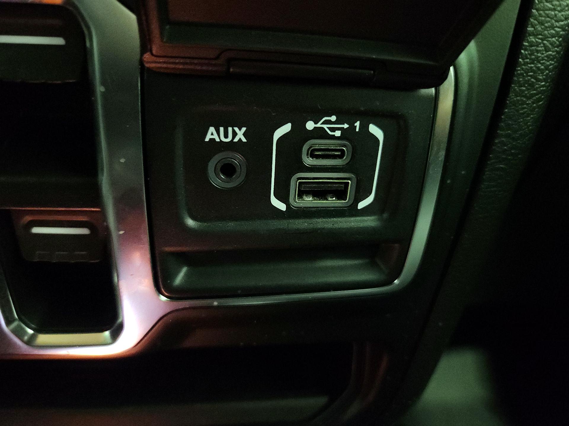 Thumbnail: 2021 Jeep Gladiator - 18