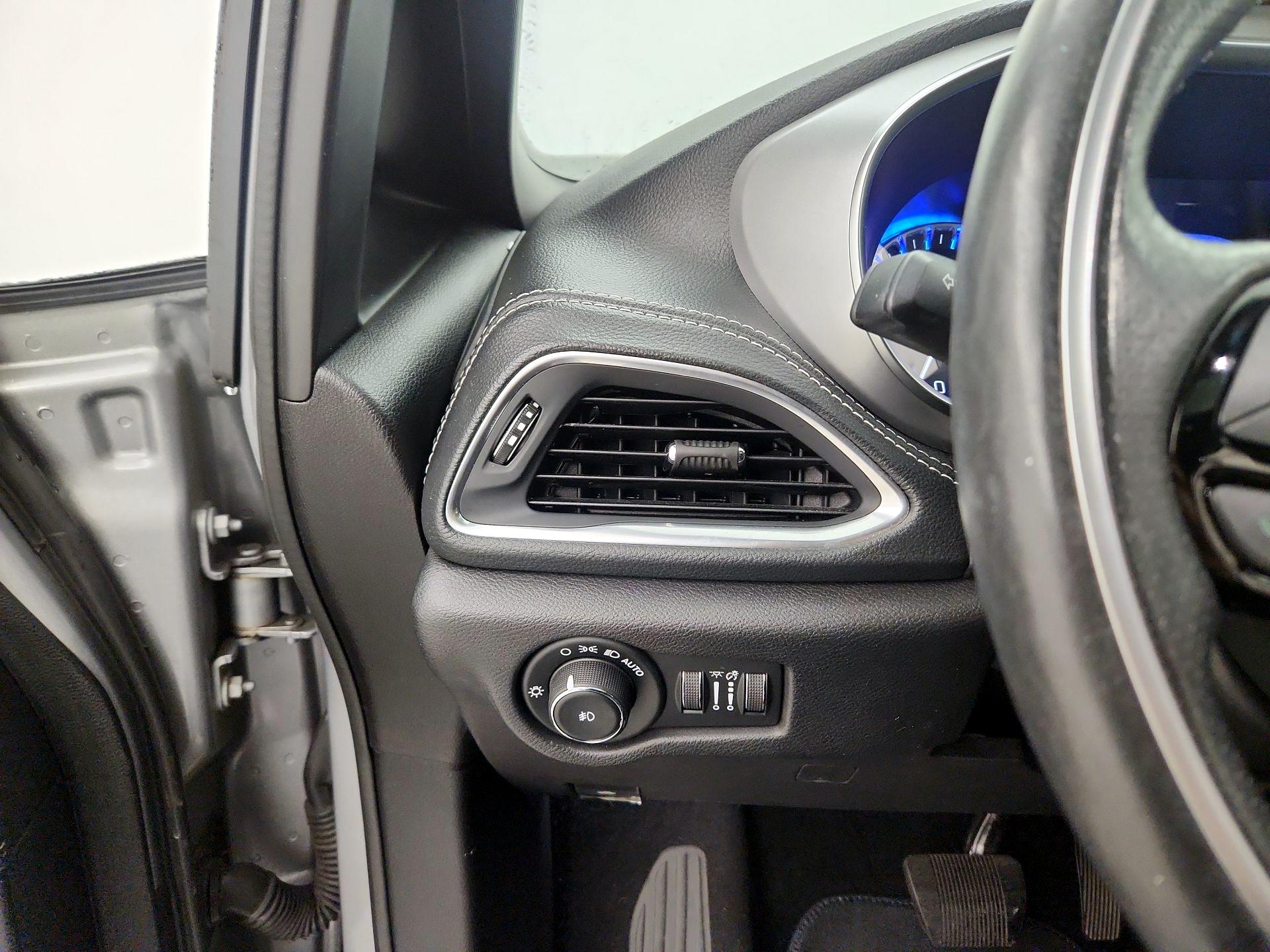 Thumbnail: 2020 Chrysler Pacifica - 13