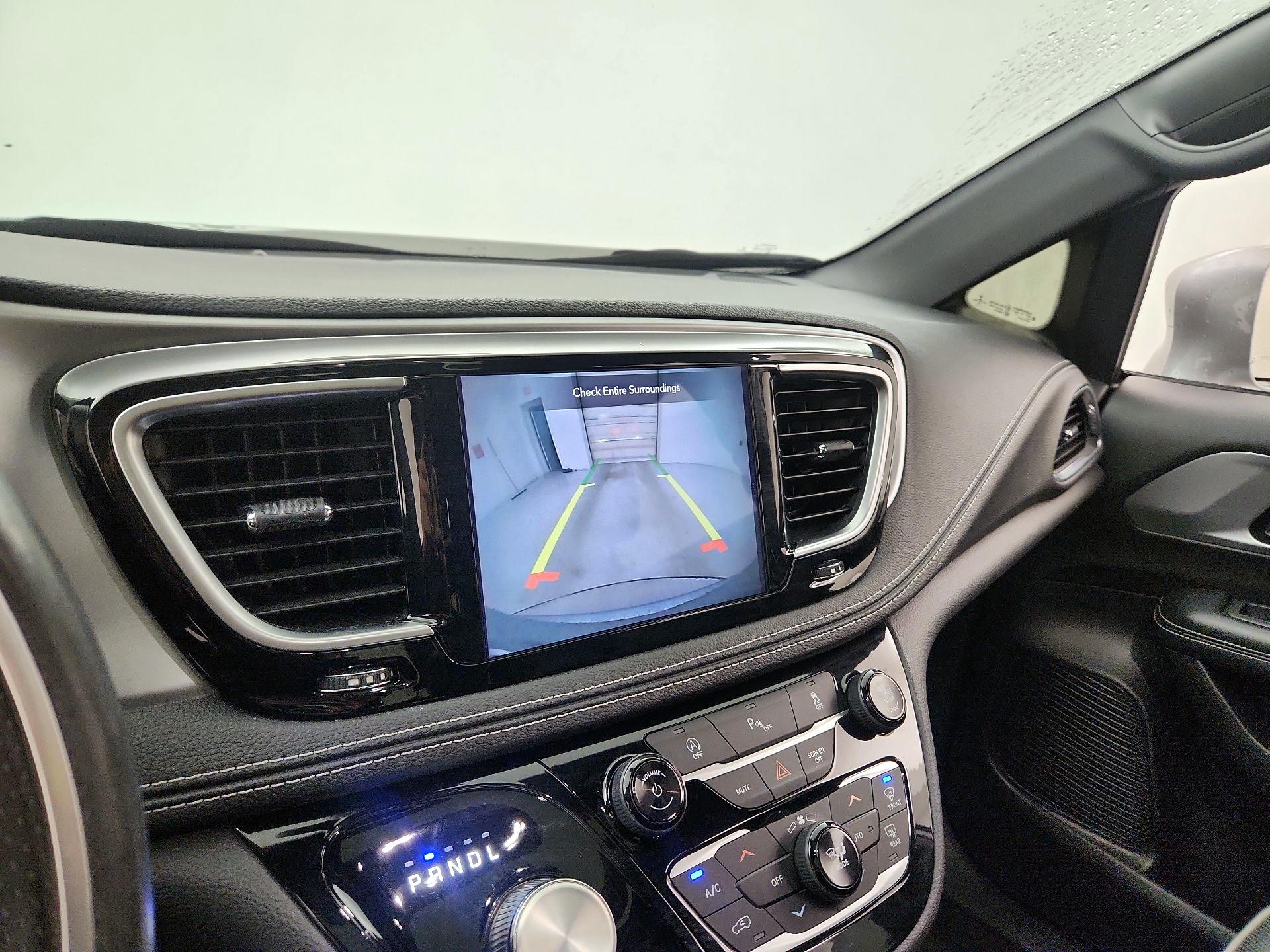 Thumbnail: 2020 Chrysler Pacifica - 15