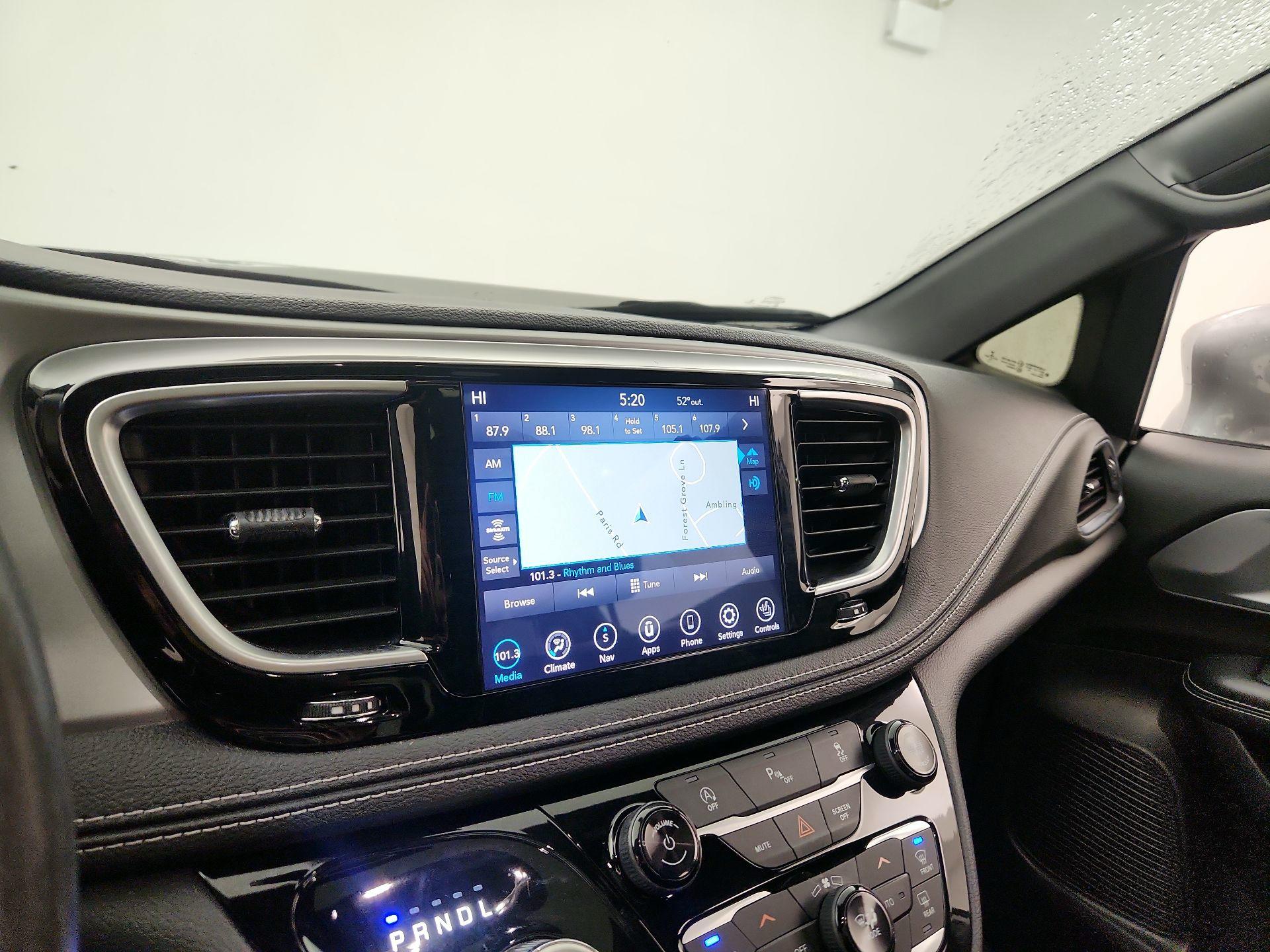 Thumbnail: 2020 Chrysler Pacifica - 16