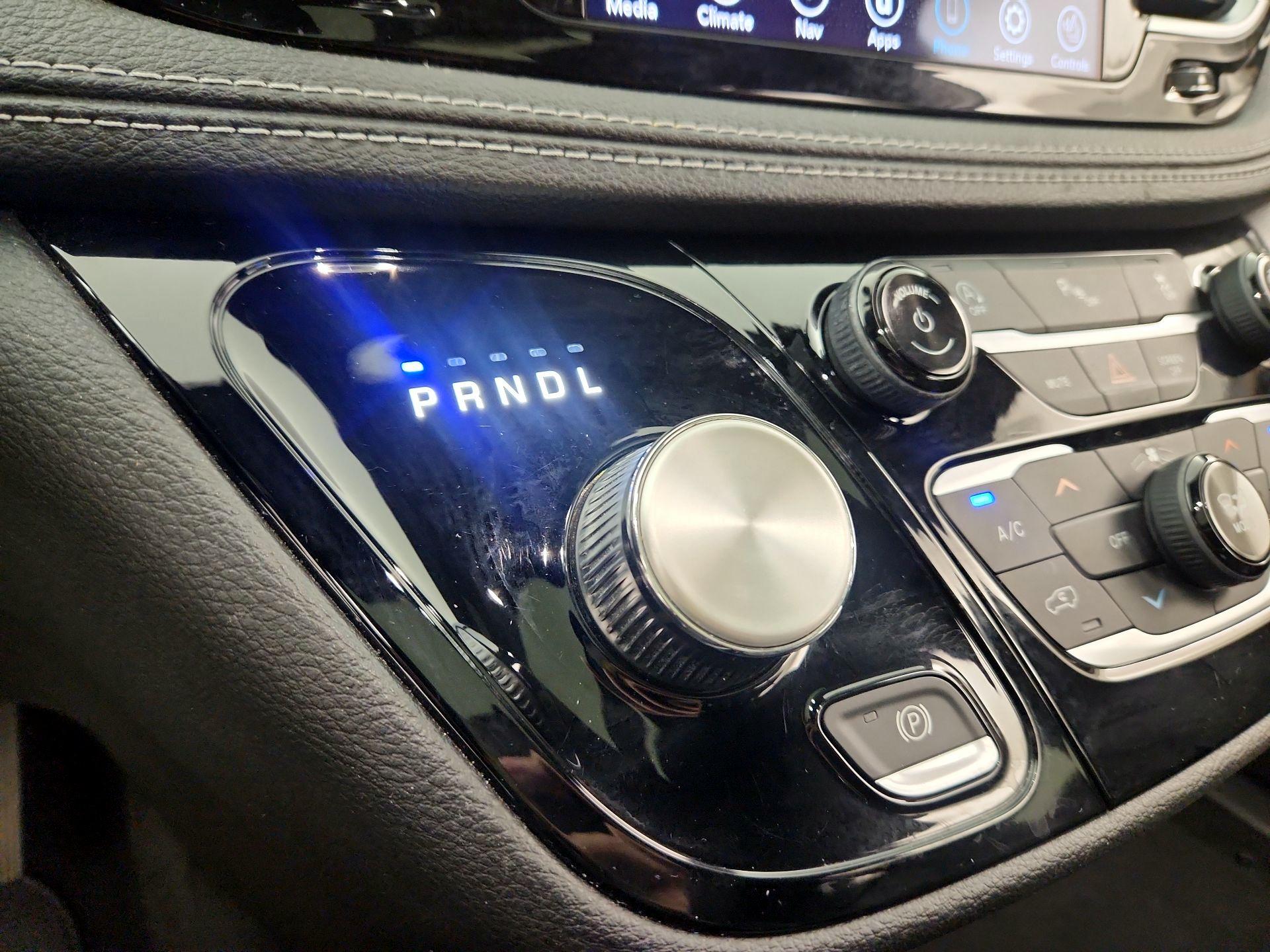 Thumbnail: 2020 Chrysler Pacifica - 18