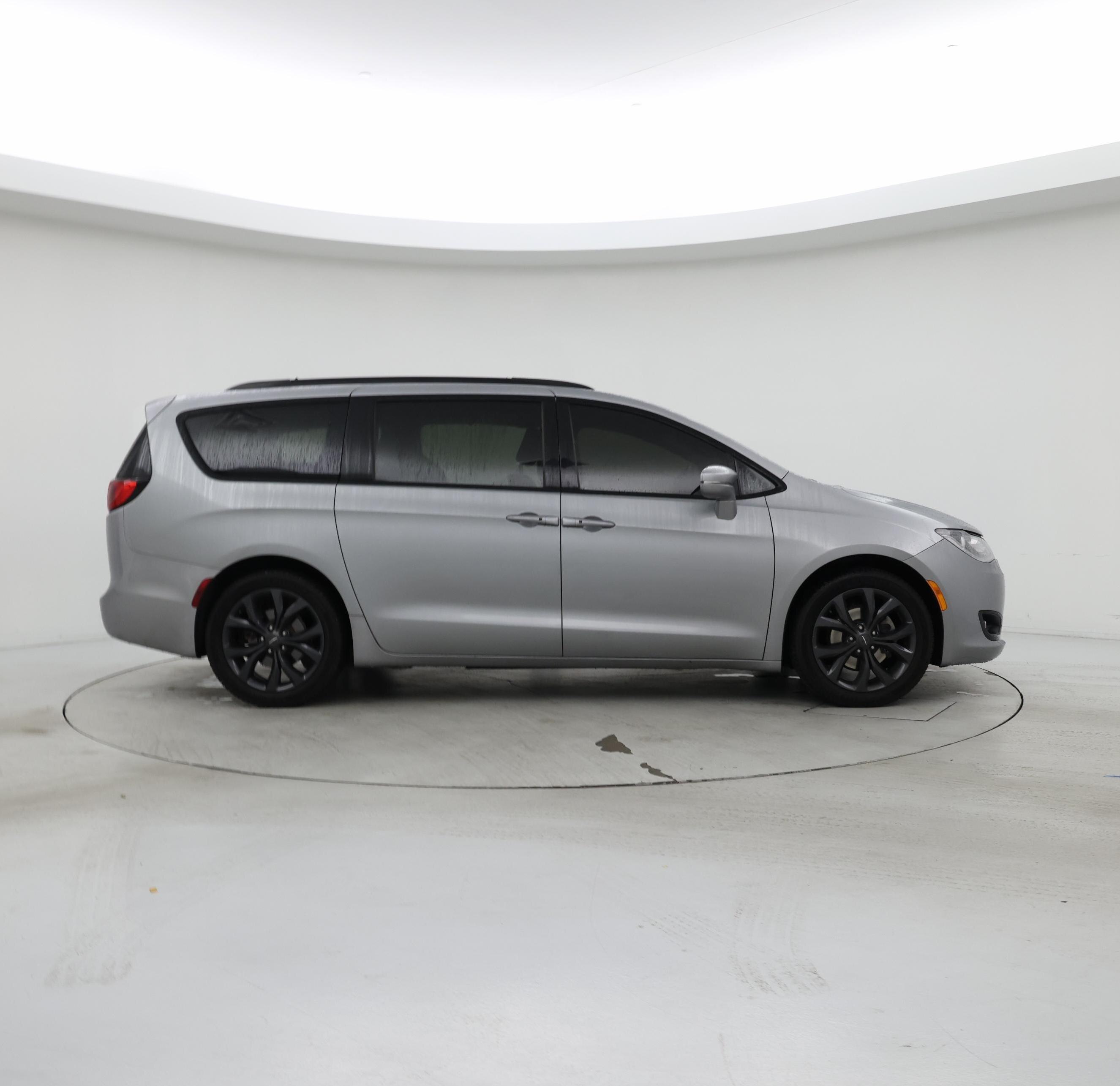 Thumbnail: 2020 Chrysler Pacifica - 7