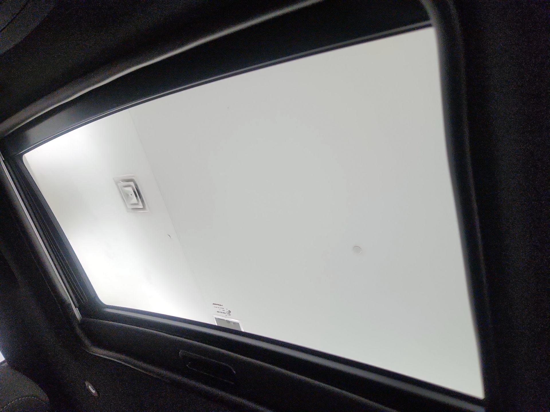 Thumbnail: 2018 Dodge Challenger - 17