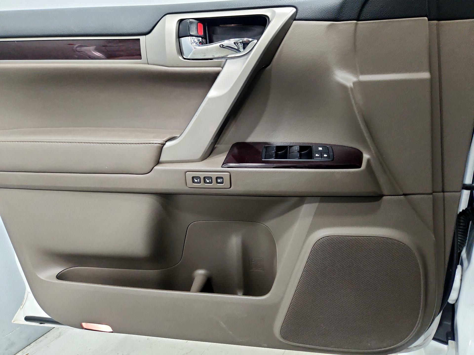 Thumbnail: 2014 Lexus GX - 12