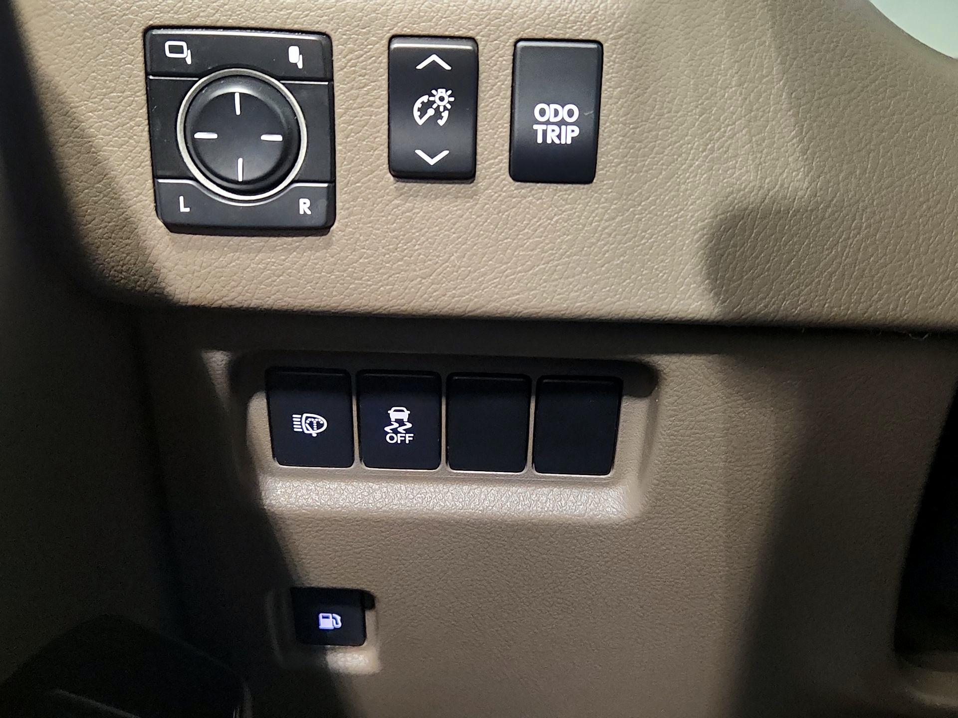 Thumbnail: 2014 Lexus GX - 13