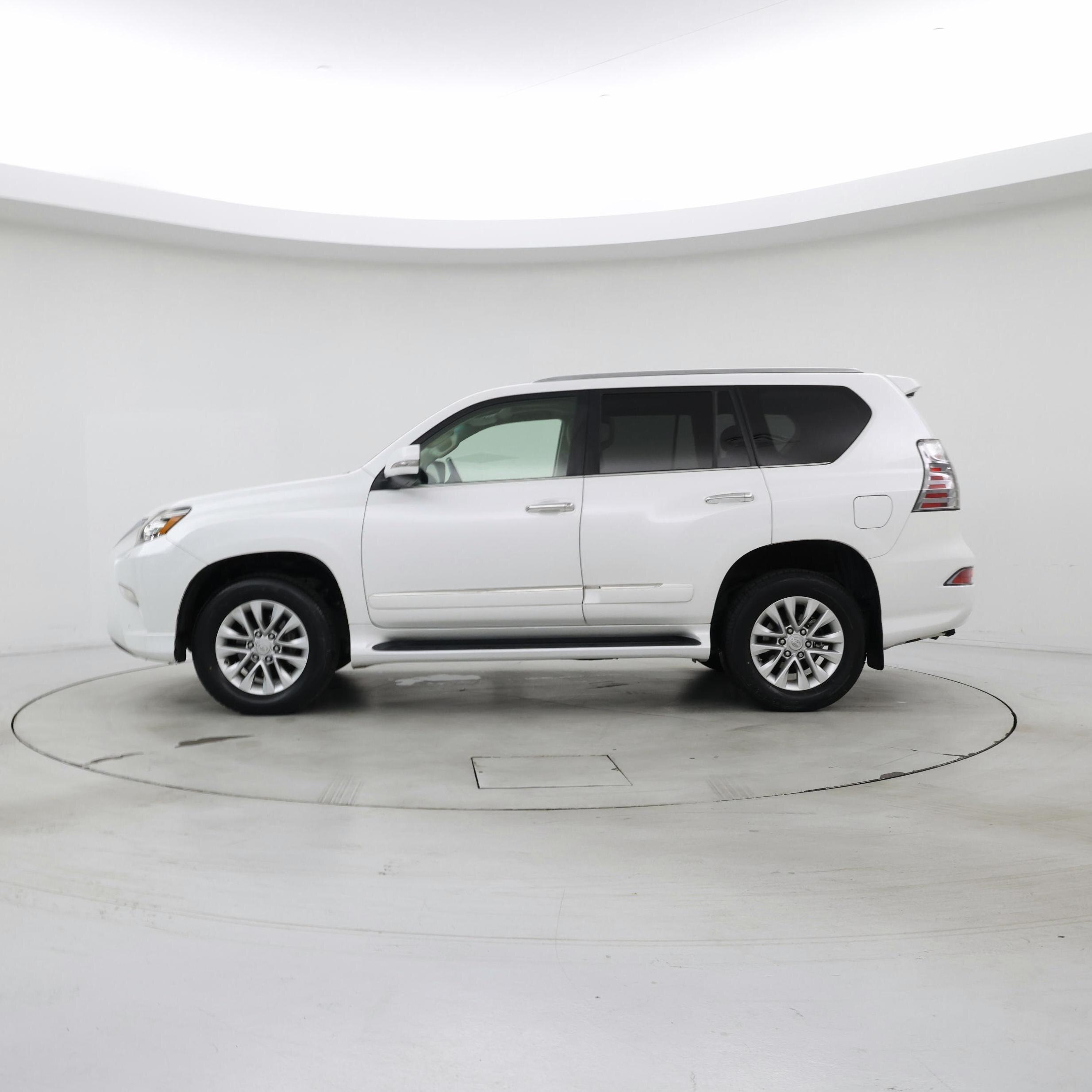 Thumbnail: 2014 Lexus GX - 3